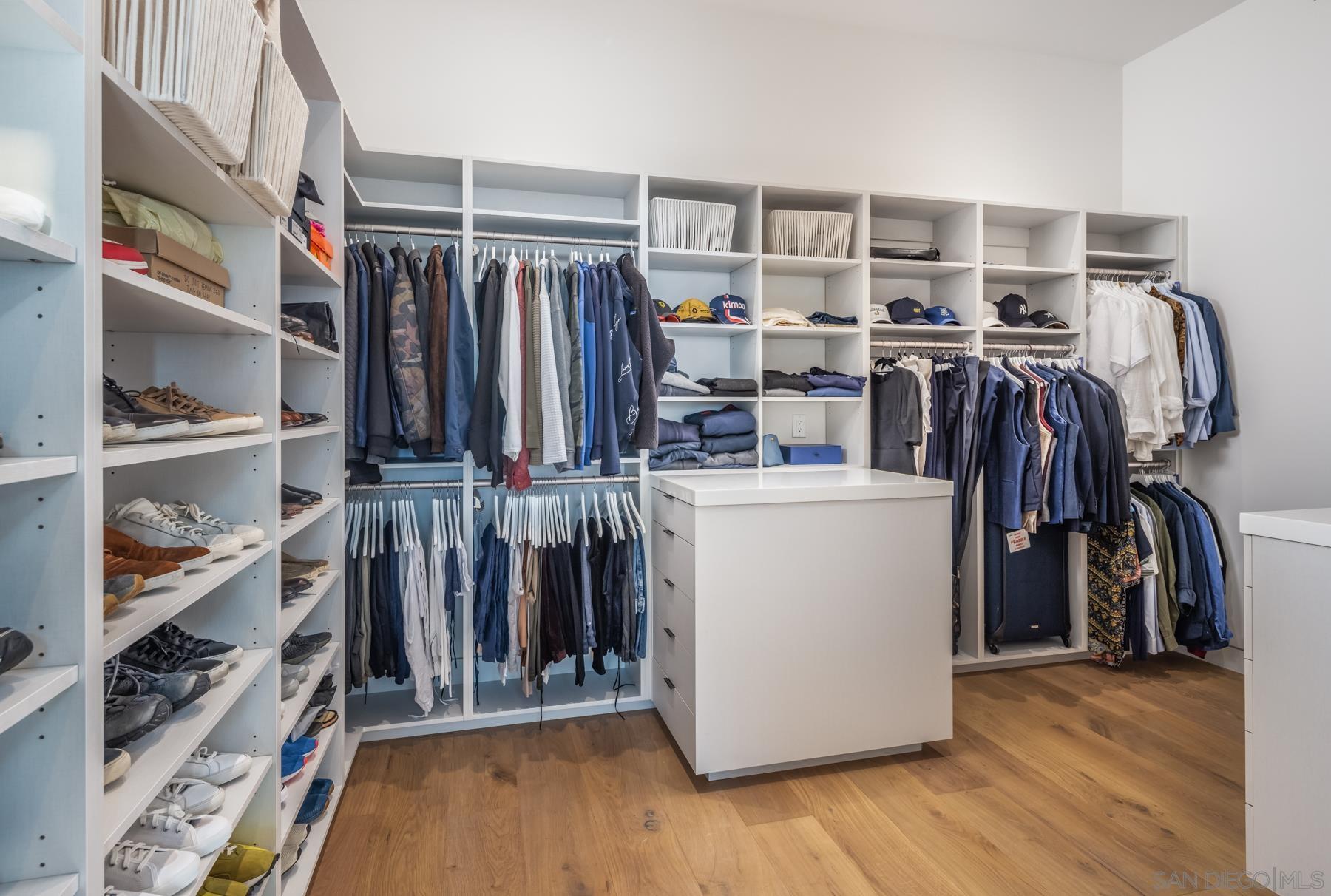 Detail Gallery Image 27 of 47 For 521 S Rios Ave, Solana Beach,  CA 92075 - 7 Beds | 6/4 Baths