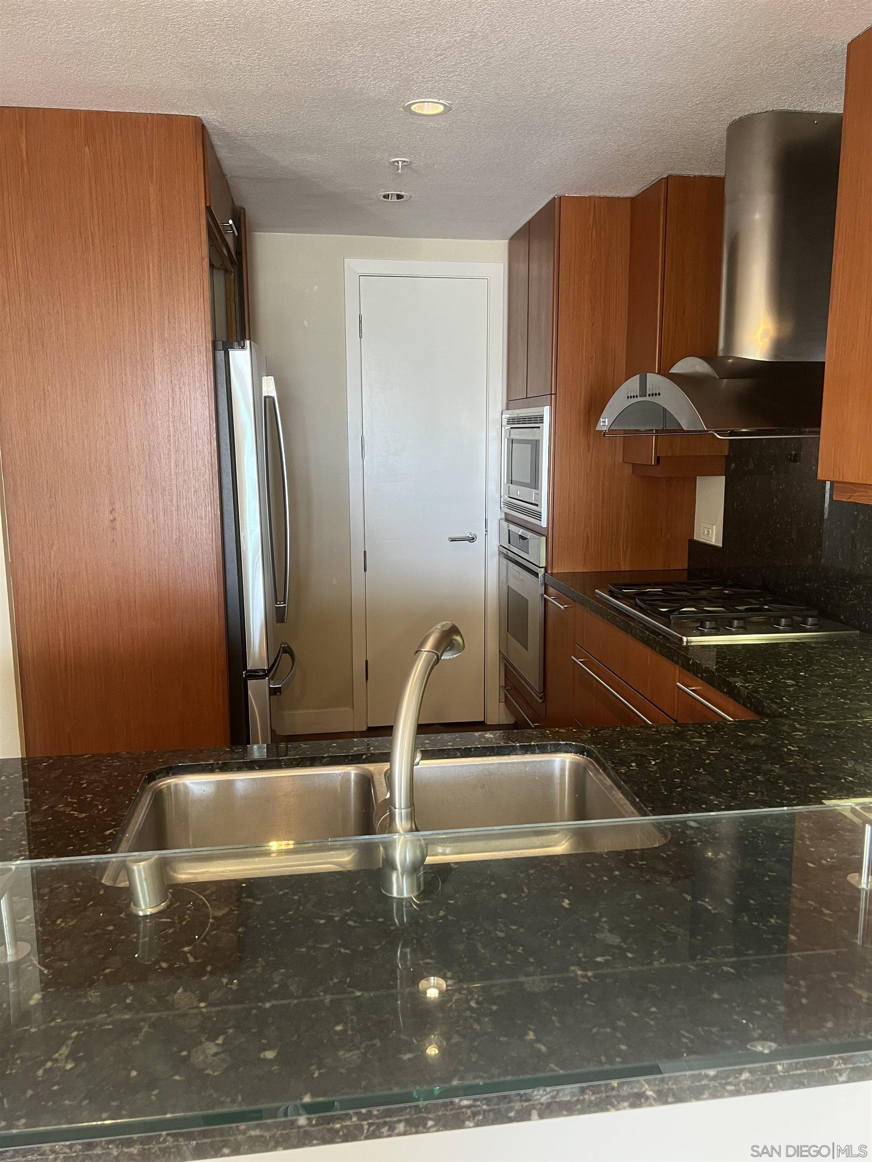 Detail Gallery Image 7 of 28 For 1199  Pacific Hwy.  307, San Diego,  CA 92101 - 1 Beds | 1/1 Baths