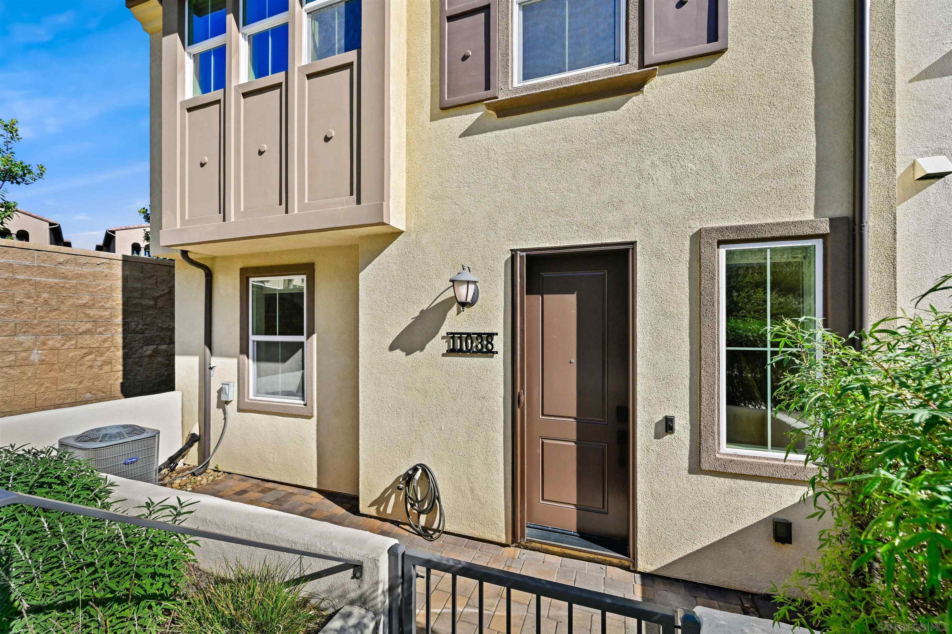 Detail Gallery Image 2 of 30 For 11038  Peyton Way, San Diego,  CA 92129 - 3 Beds | 3/1 Baths