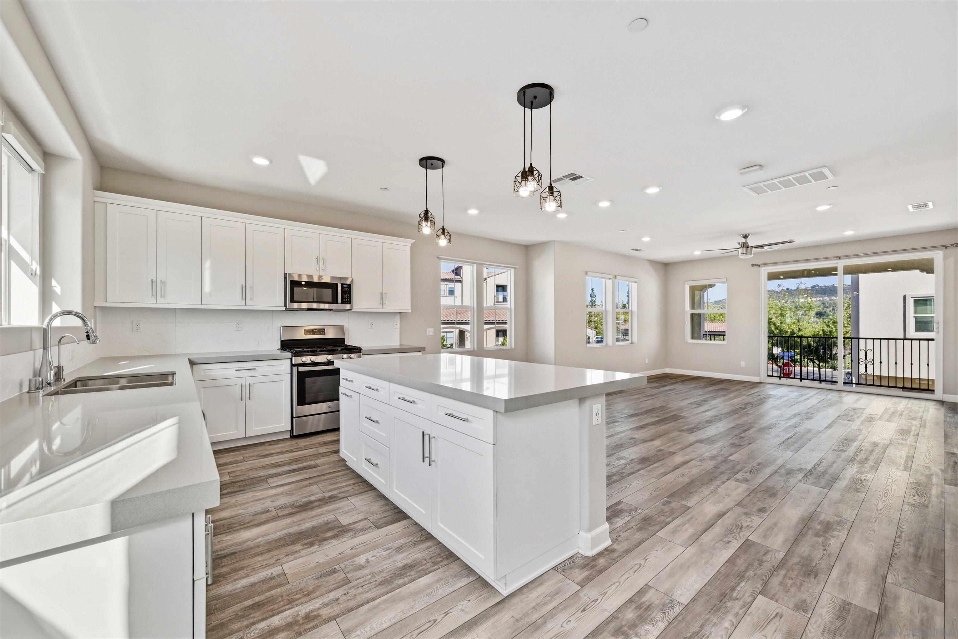 Detail Gallery Image 13 of 30 For 11038  Peyton Way, San Diego,  CA 92129 - 3 Beds | 3/1 Baths