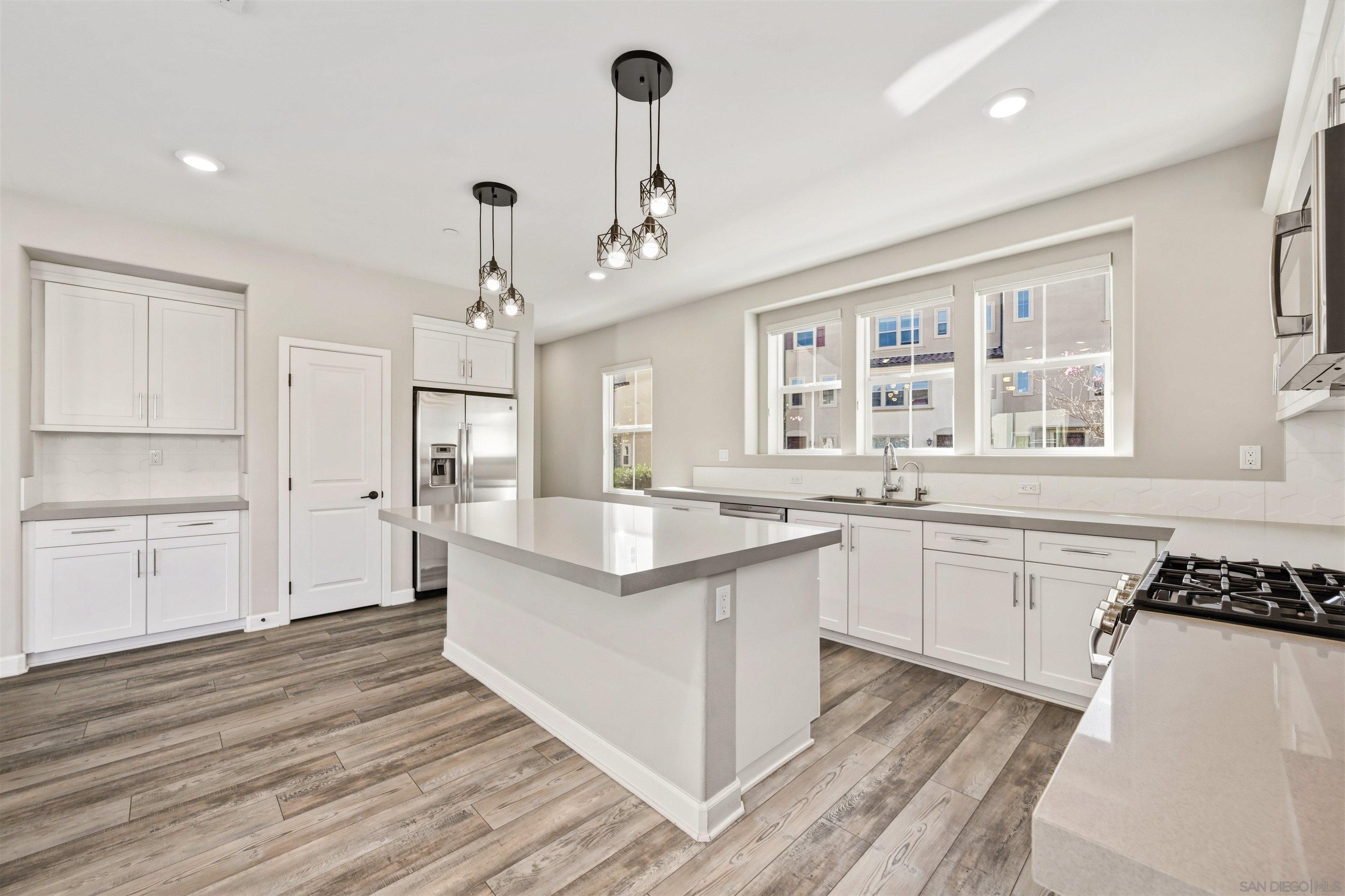 Detail Gallery Image 14 of 30 For 11038  Peyton Way, San Diego,  CA 92129 - 3 Beds | 3/1 Baths