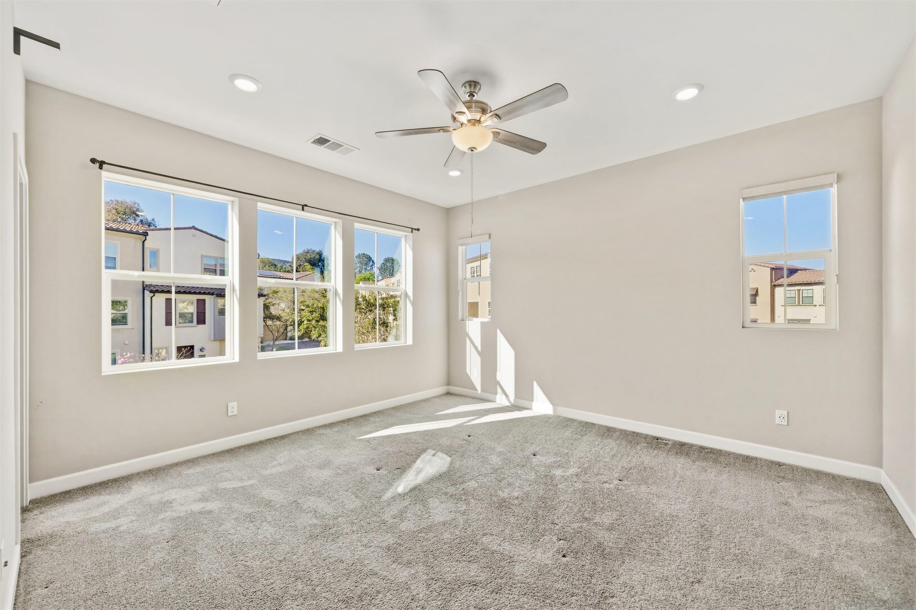 Detail Gallery Image 16 of 30 For 11038  Peyton Way, San Diego,  CA 92129 - 3 Beds | 3/1 Baths