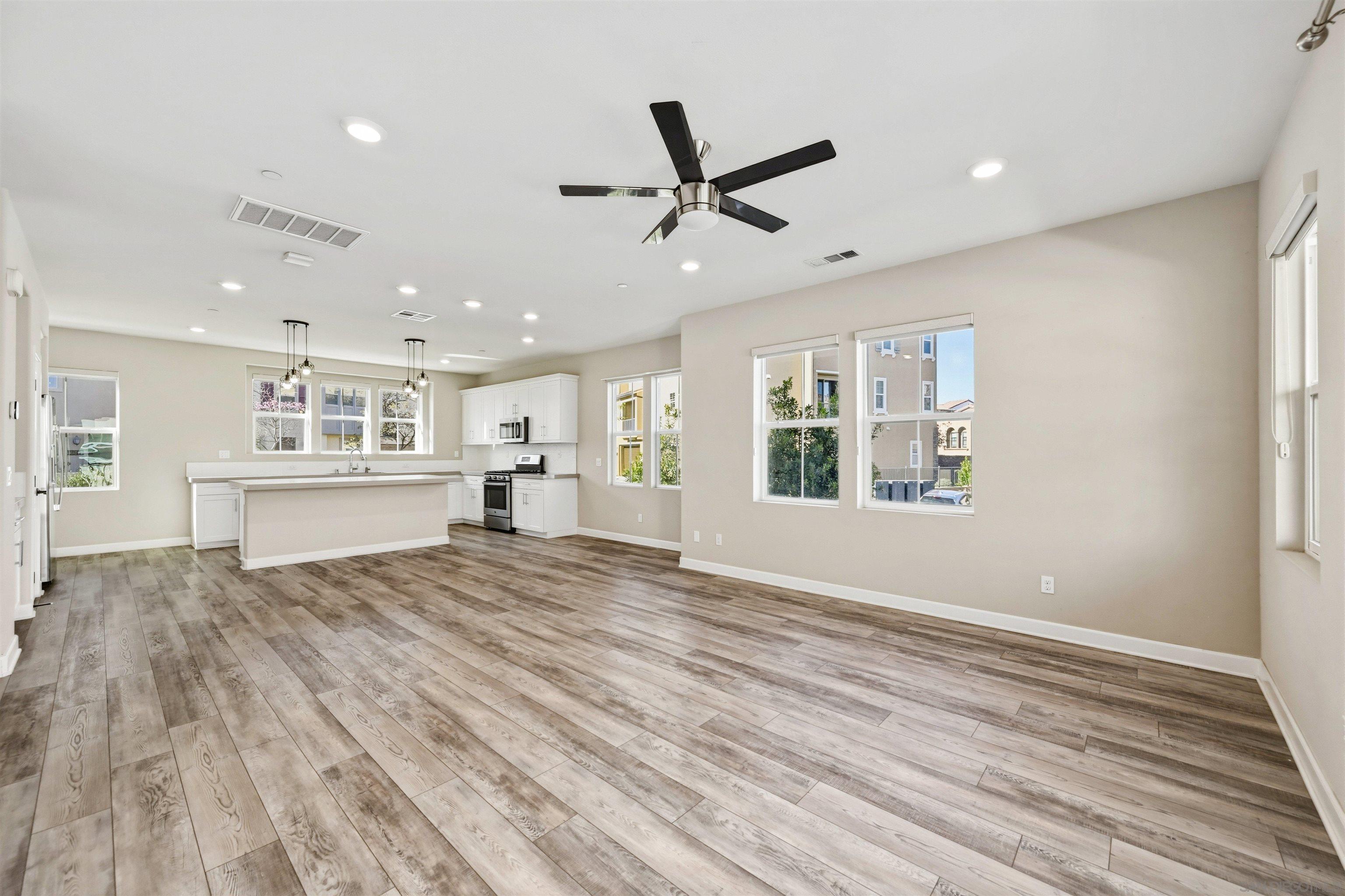 Detail Gallery Image 5 of 30 For 11038  Peyton Way, San Diego,  CA 92129 - 3 Beds | 3/1 Baths