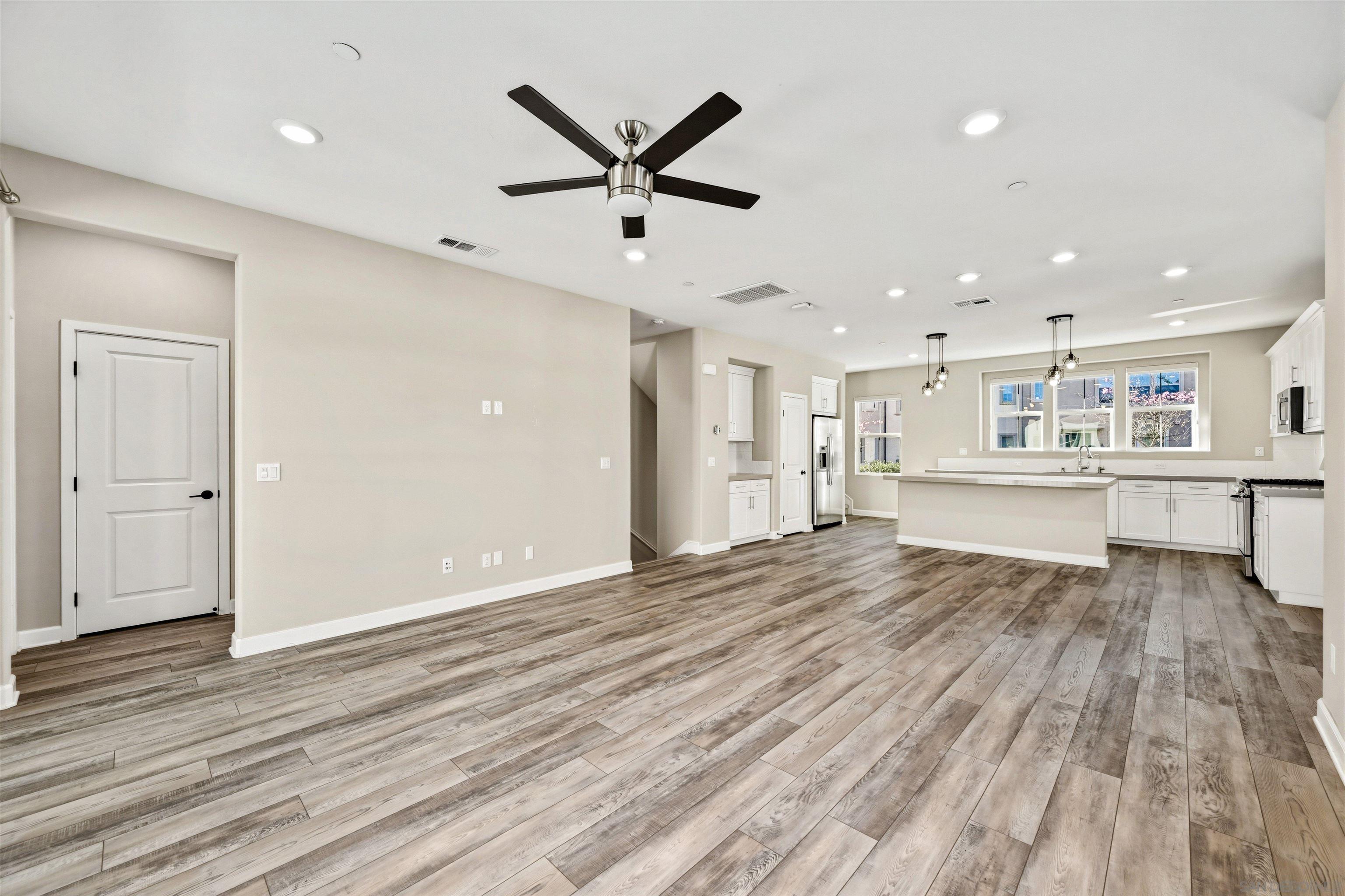 Detail Gallery Image 8 of 30 For 11038  Peyton Way, San Diego,  CA 92129 - 3 Beds | 3/1 Baths