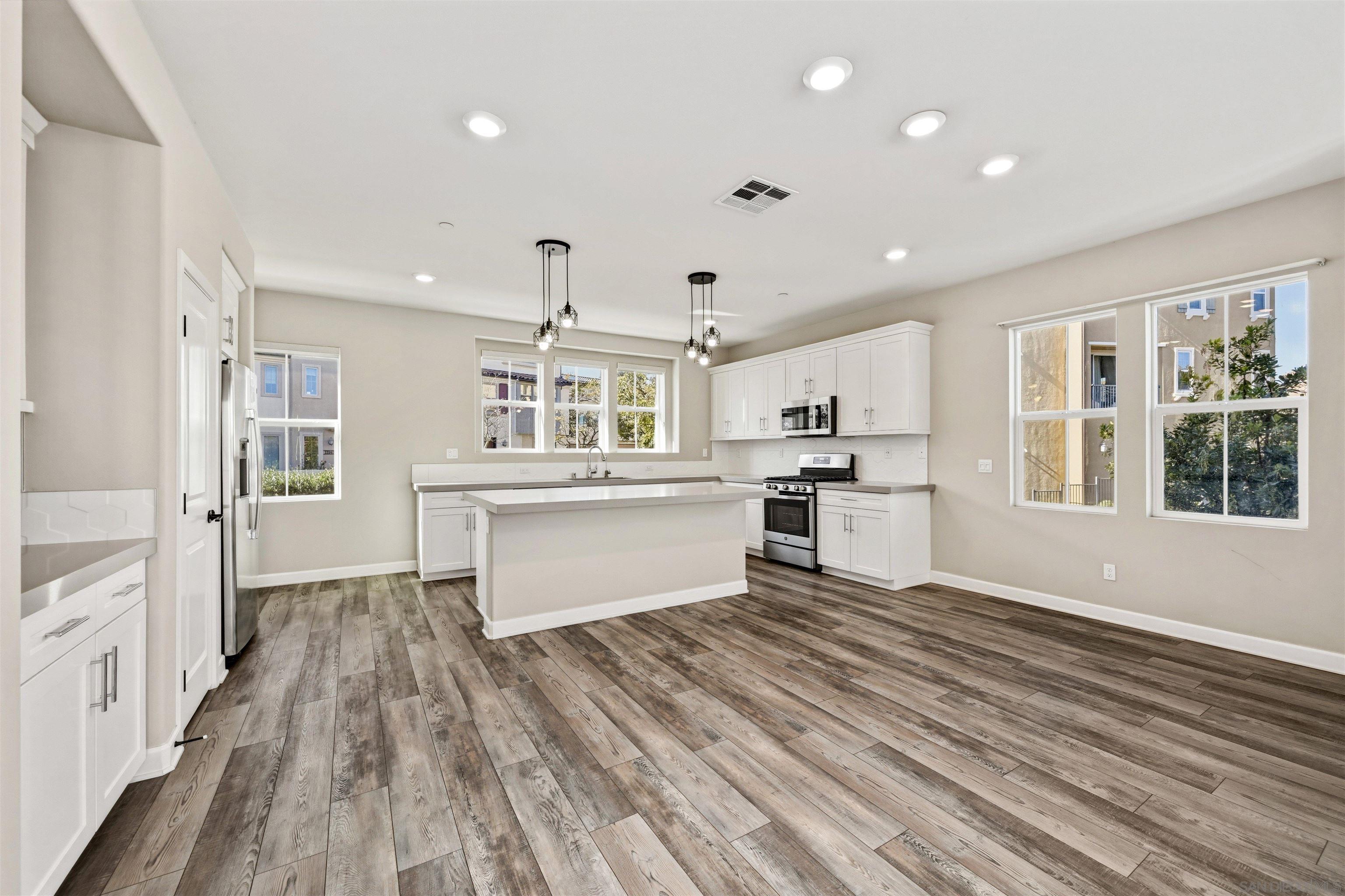 Detail Gallery Image 9 of 30 For 11038  Peyton Way, San Diego,  CA 92129 - 3 Beds | 3/1 Baths