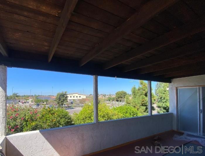 Detail Gallery Image 2 of 7 For 856  Misty Meadow Ct, Chula Vista,  CA 91910 - 6 Beds | 2/1 Baths