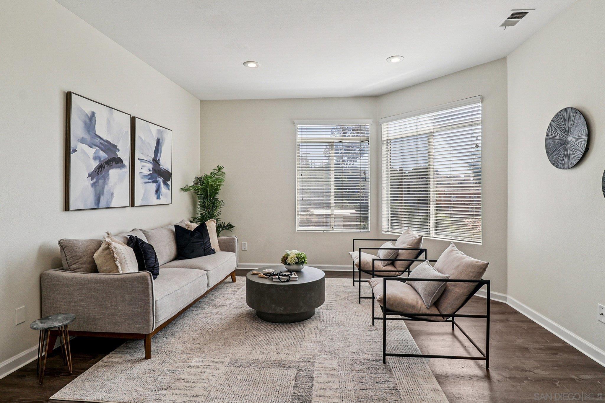 Detail Gallery Image 2 of 28 For 1532  Glenwood Dr, San Diego,  CA 92103 - 2 Beds | 2/1 Baths