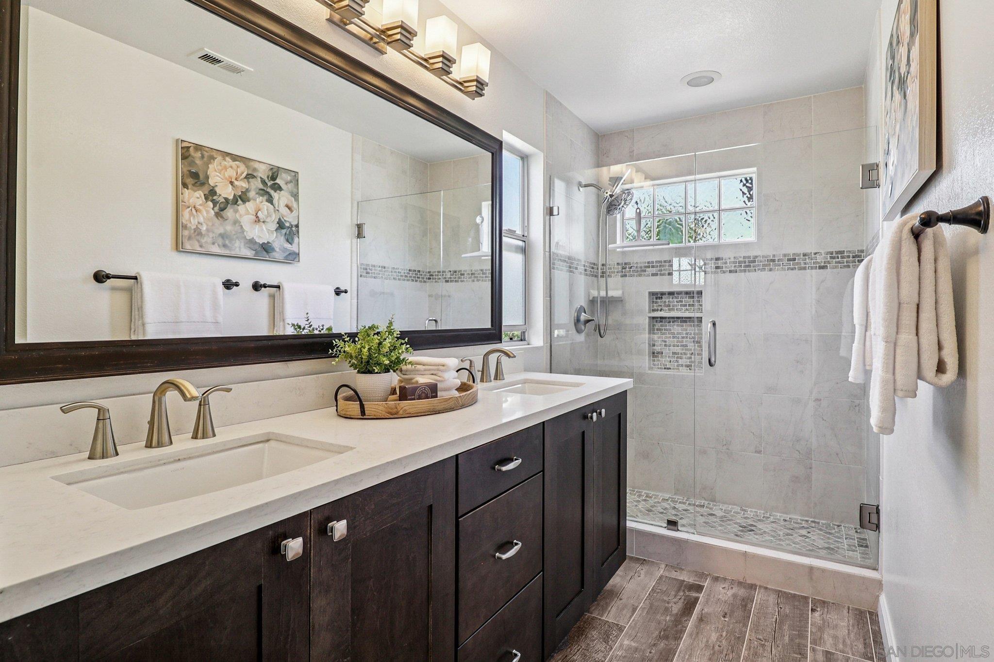 Detail Gallery Image 14 of 28 For 1532  Glenwood Dr, San Diego,  CA 92103 - 2 Beds | 2/1 Baths