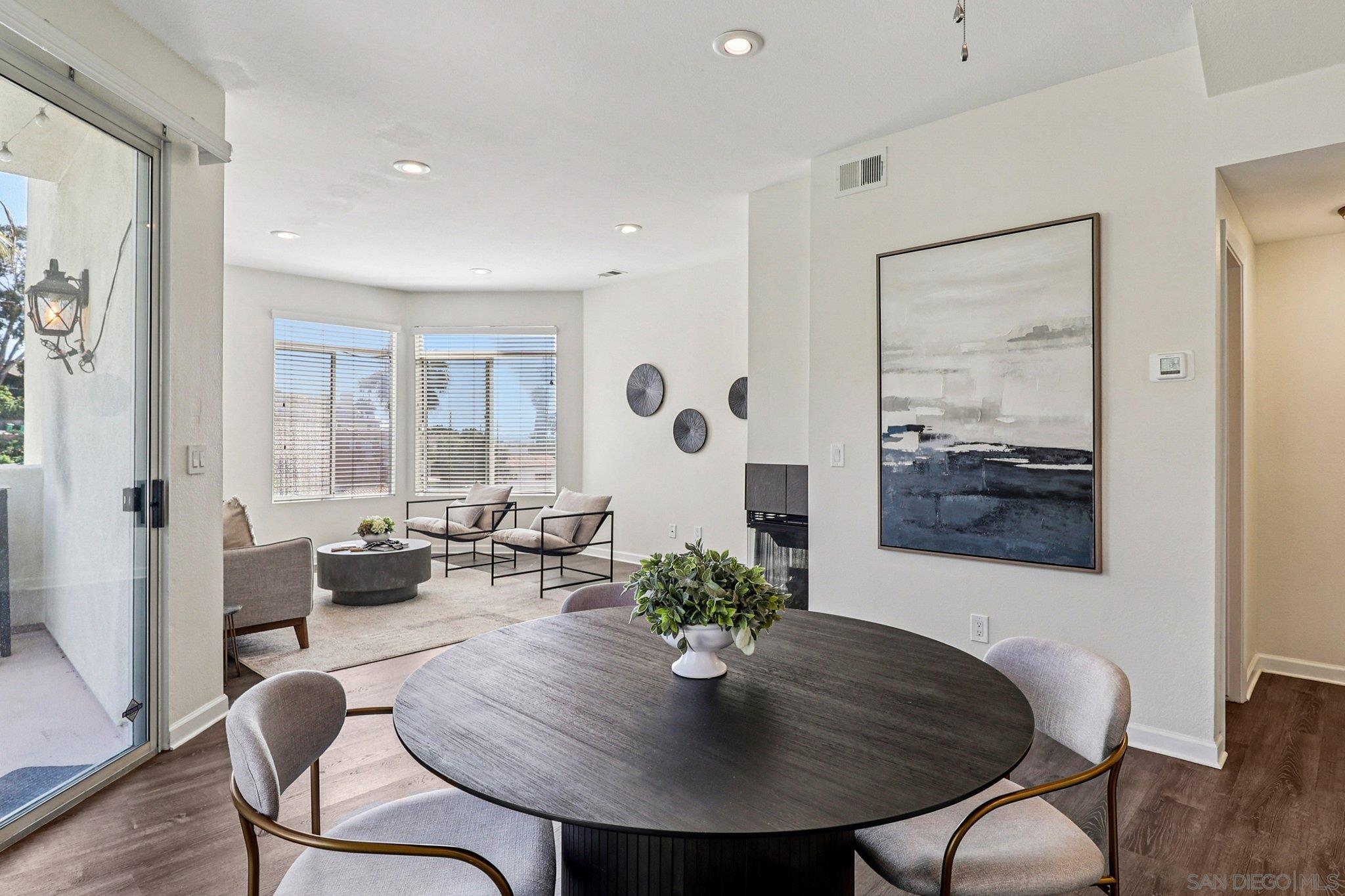 Detail Gallery Image 3 of 28 For 1532  Glenwood Dr, San Diego,  CA 92103 - 2 Beds | 2/1 Baths