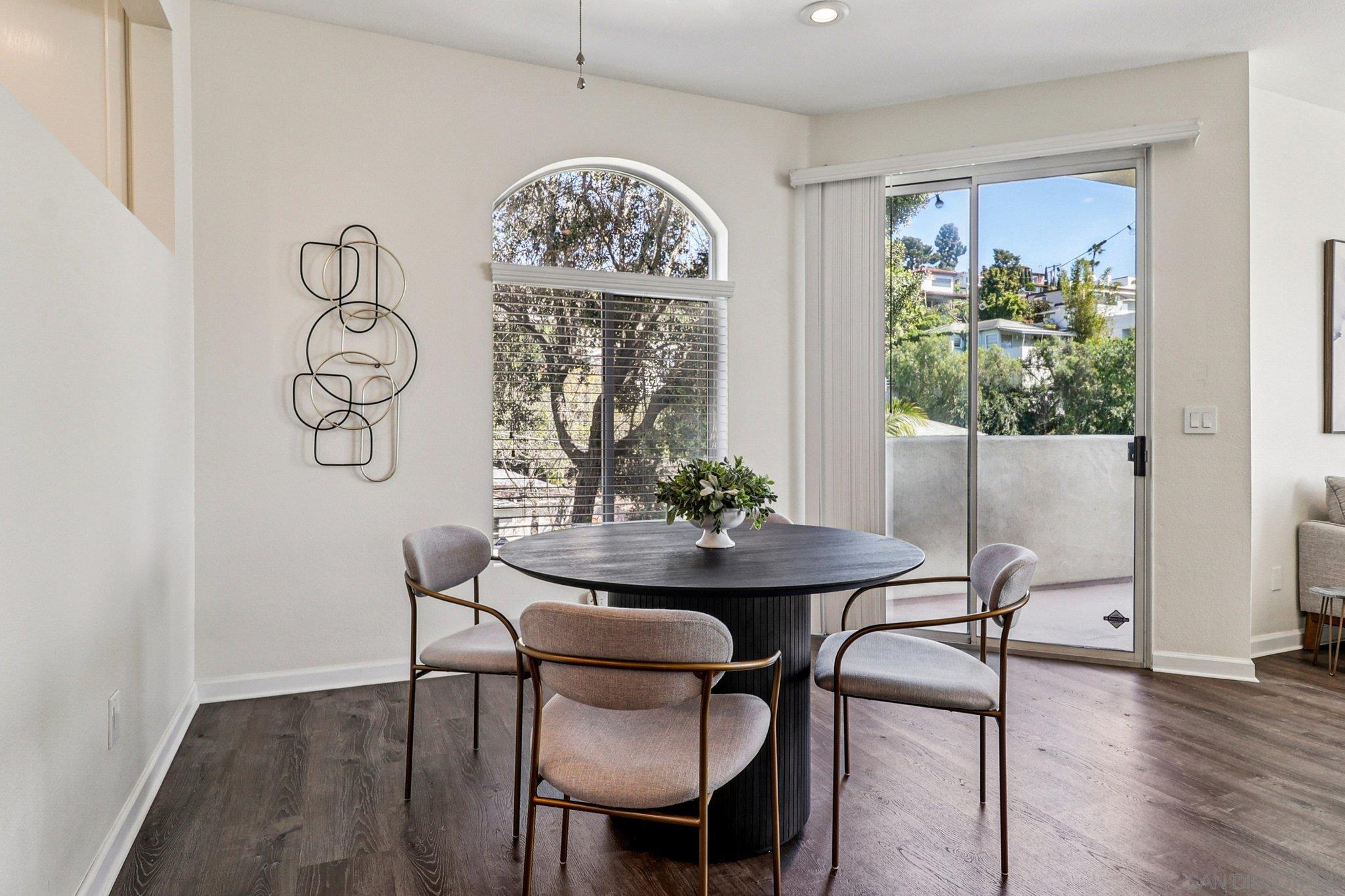 Detail Gallery Image 5 of 28 For 1532  Glenwood Dr, San Diego,  CA 92103 - 2 Beds | 2/1 Baths