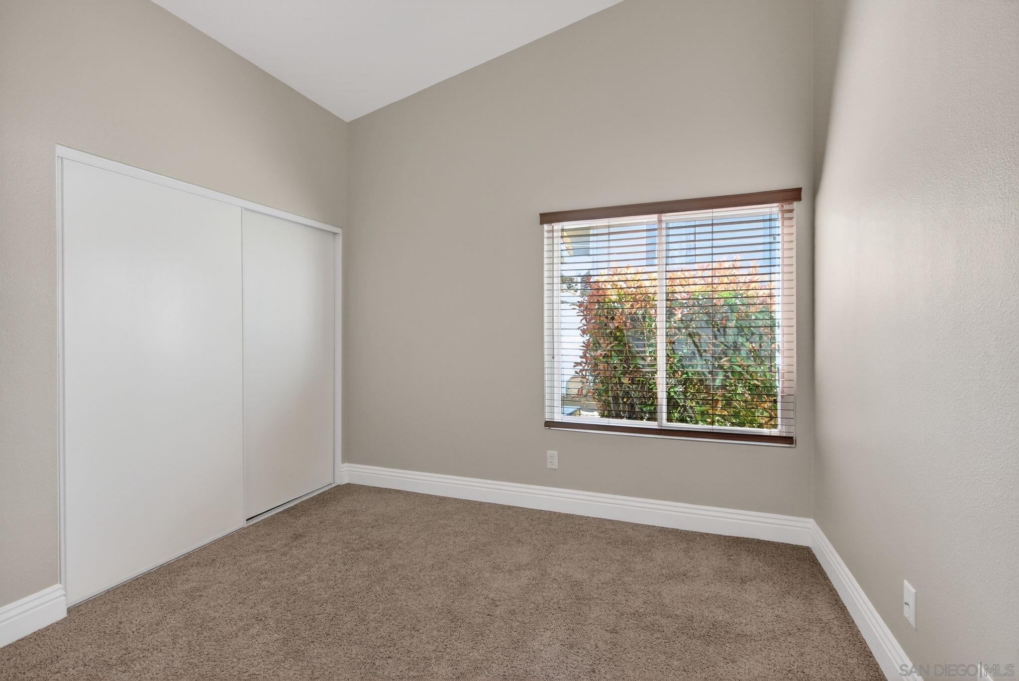 Detail Gallery Image 11 of 19 For 40595  Symeron Way, Murrieta,  CA 92562 - 4 Beds | 2 Baths