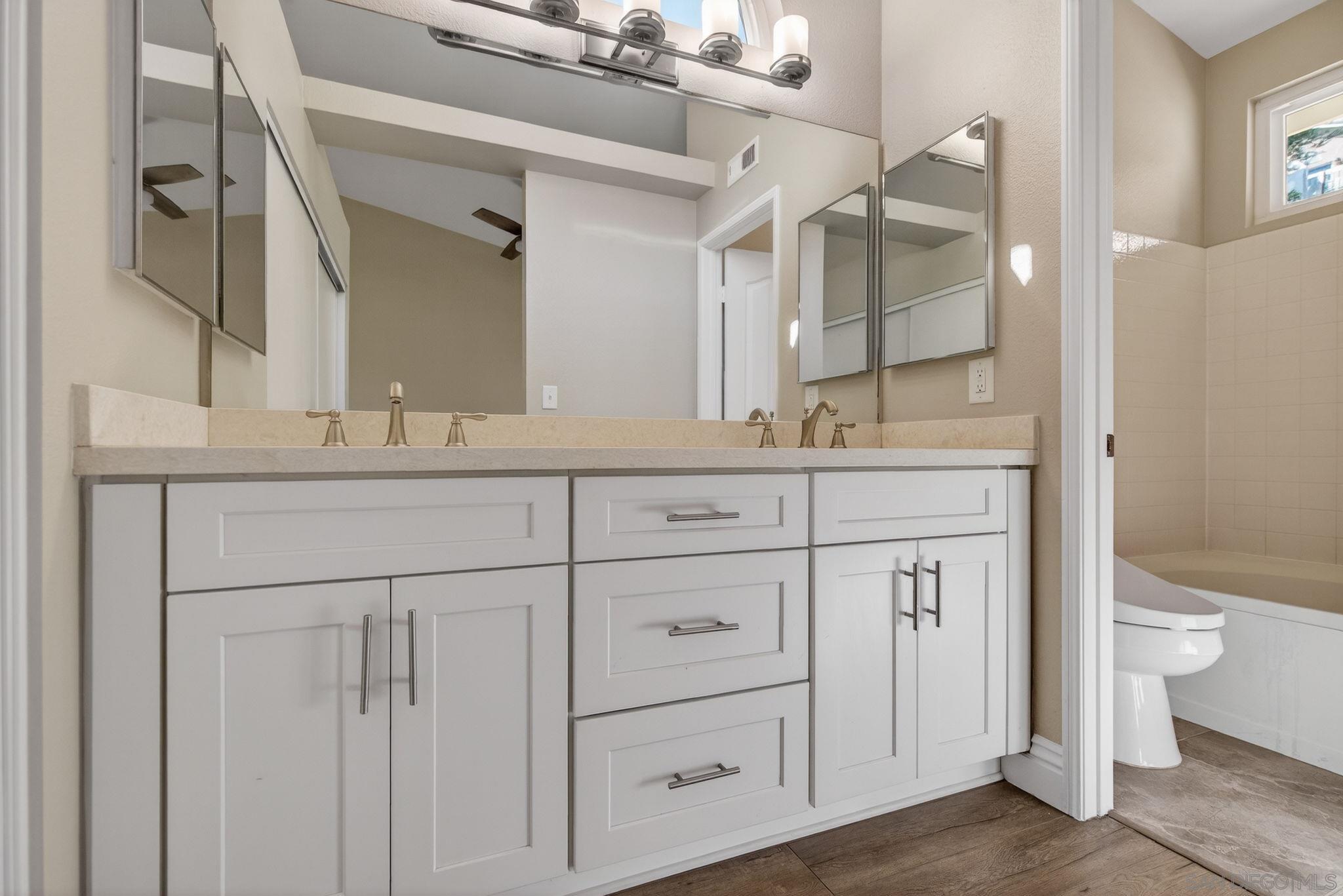 Detail Gallery Image 12 of 19 For 40595  Symeron Way, Murrieta,  CA 92562 - 4 Beds | 2 Baths