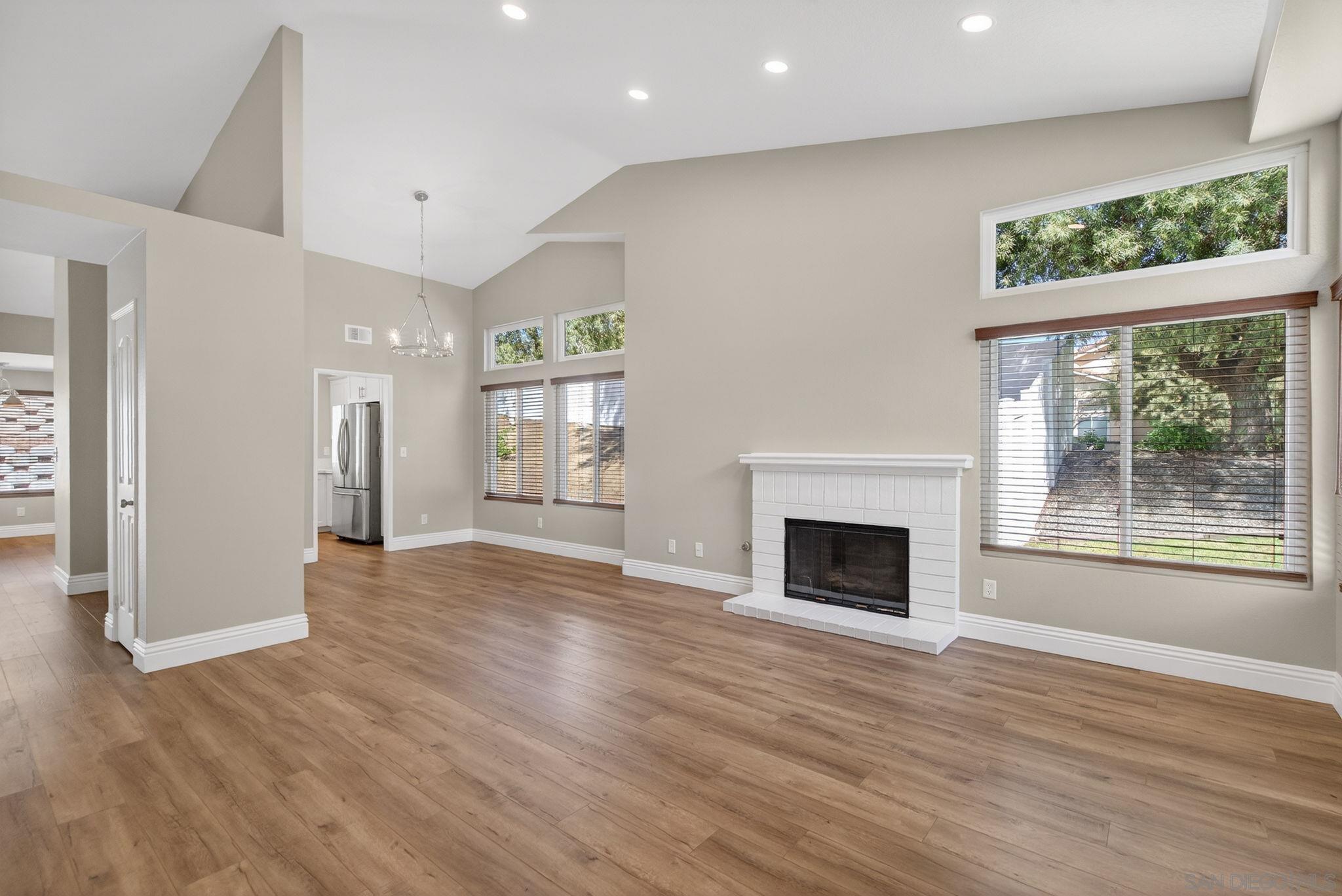 Detail Gallery Image 5 of 19 For 40595  Symeron Way, Murrieta,  CA 92562 - 4 Beds | 2 Baths