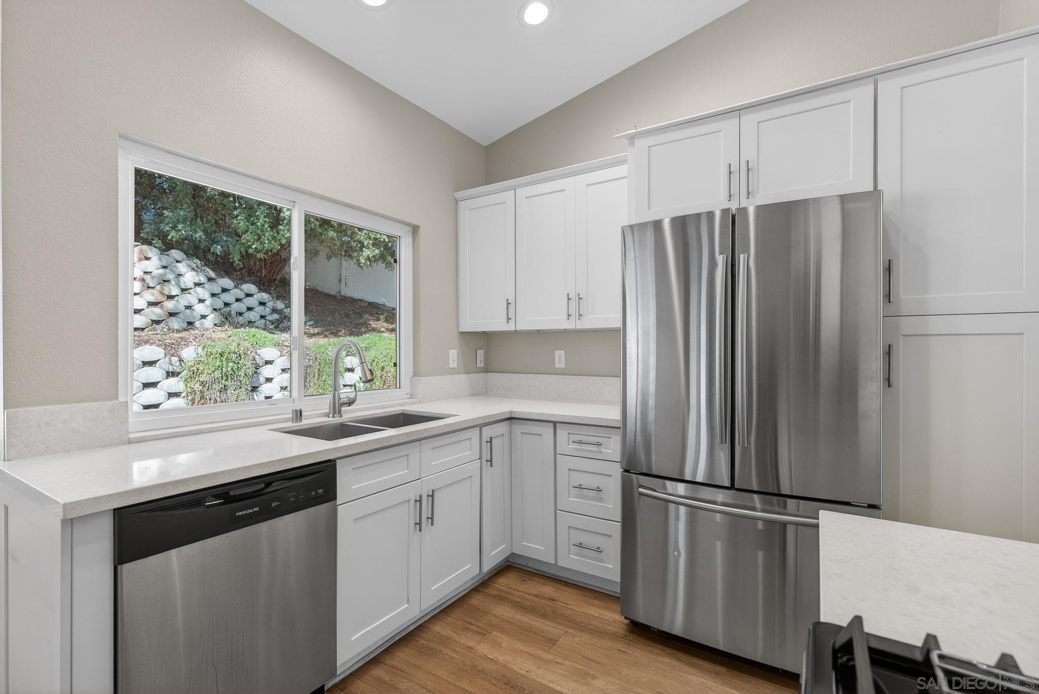 Detail Gallery Image 7 of 19 For 40595  Symeron Way, Murrieta,  CA 92562 - 4 Beds | 2 Baths