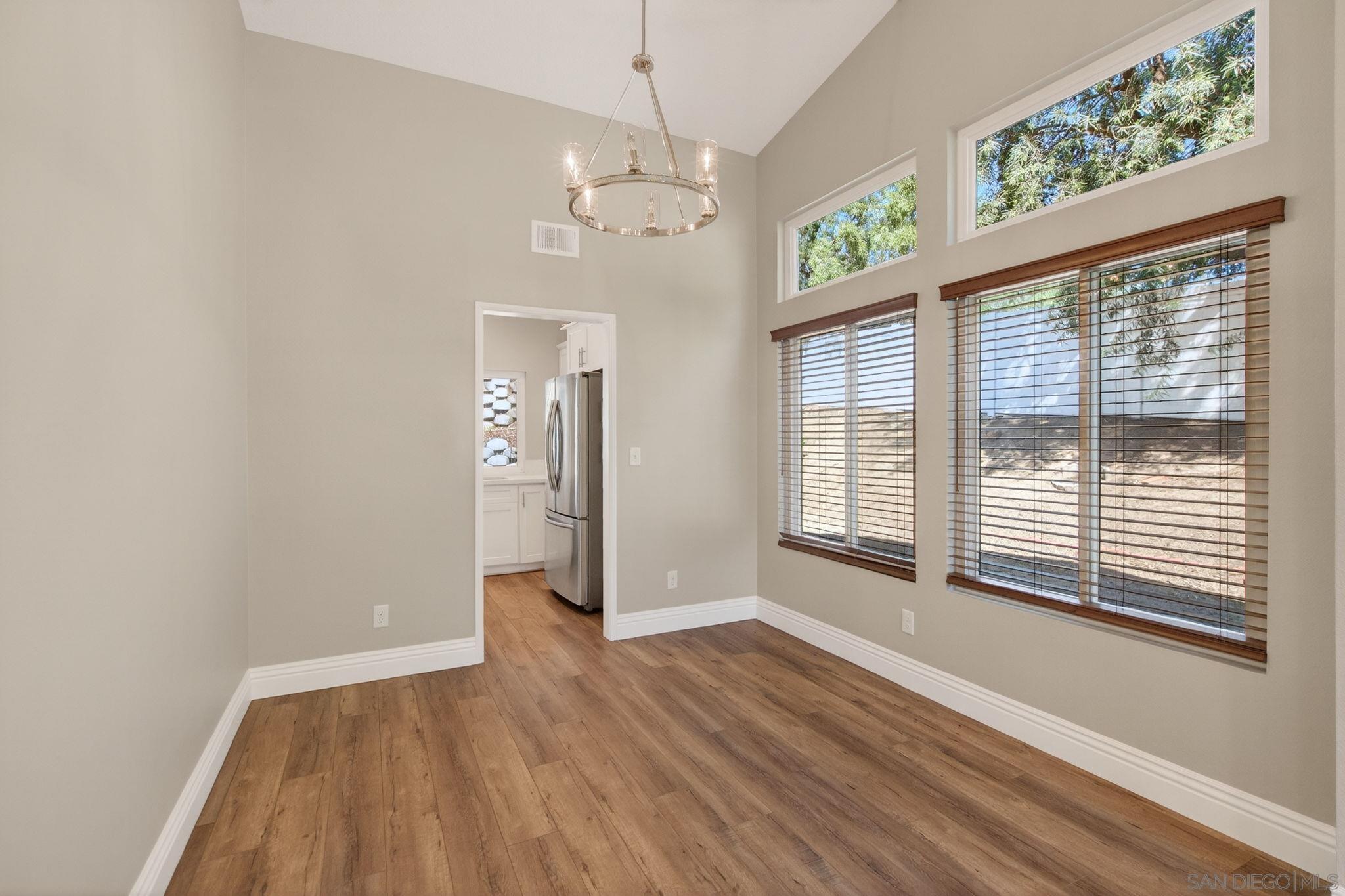 Detail Gallery Image 9 of 19 For 40595  Symeron Way, Murrieta,  CA 92562 - 4 Beds | 2 Baths