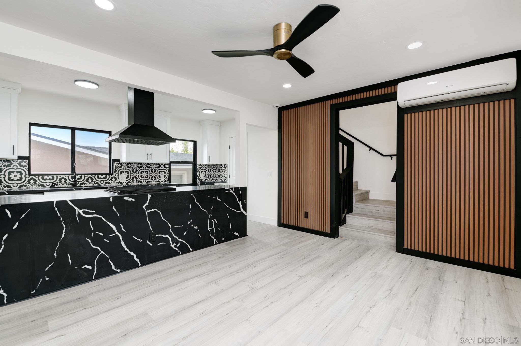 Detail Gallery Image 3 of 28 For 244  26th St, San Diego,  CA 92102 - 2 Beds | 2 Baths