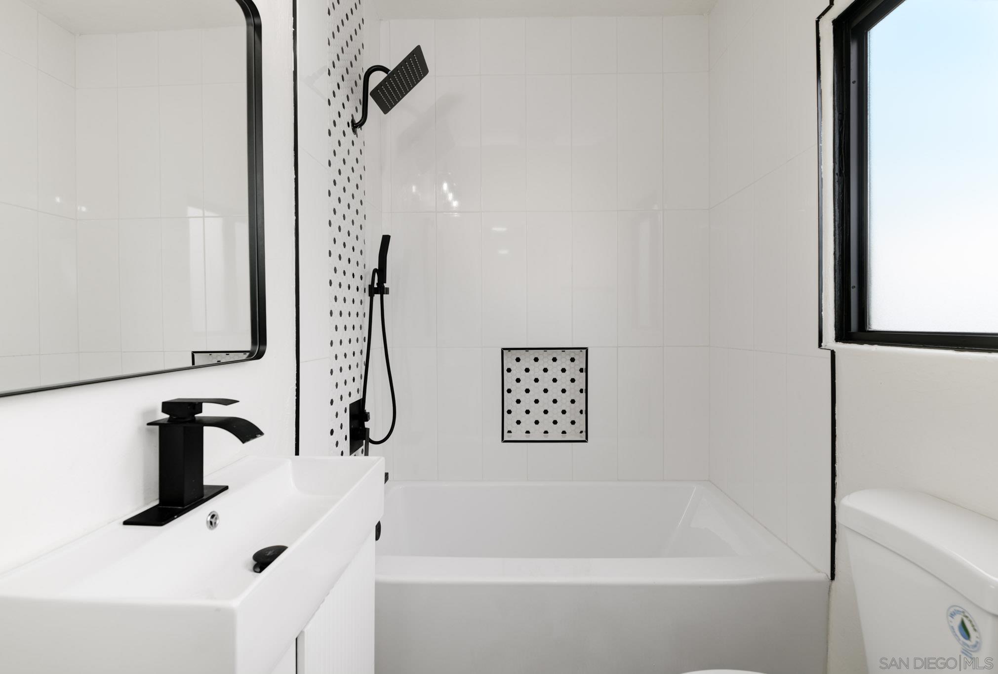 Detail Gallery Image 23 of 28 For 244  26th St, San Diego,  CA 92102 - 2 Beds | 2 Baths