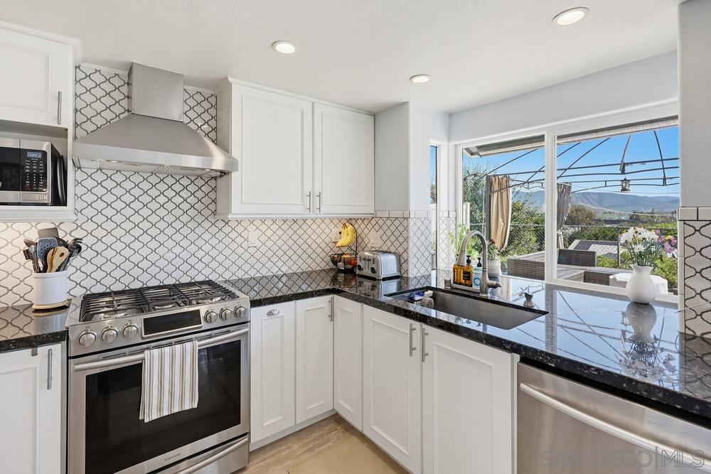 Detail Gallery Image 5 of 75 For 7845  Goode St, San Diego,  CA 92139 - 3 Beds | 2/1 Baths