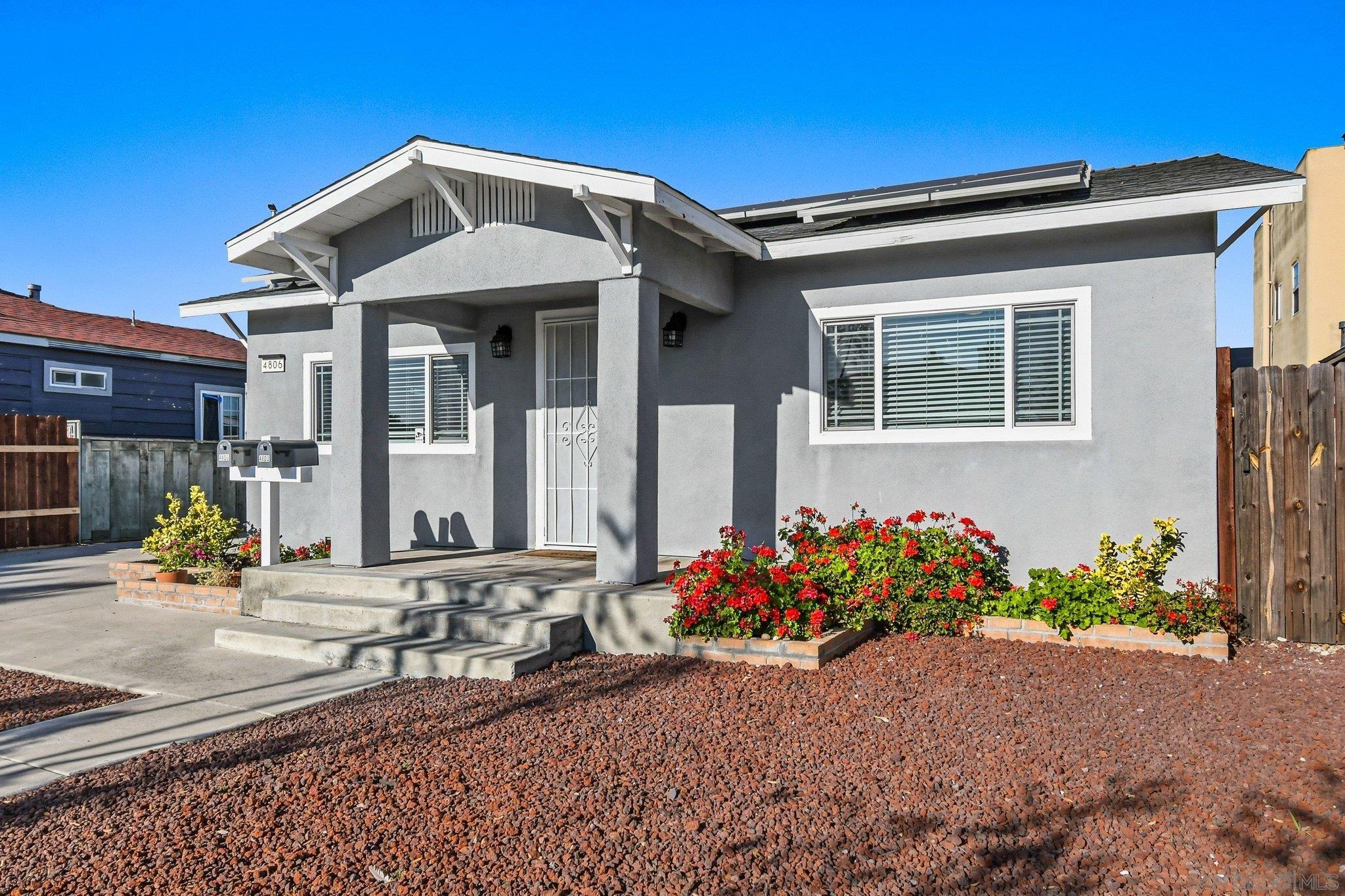 Detail Gallery Image 3 of 32 For 4806  Castle Ave, San Diego,  CA 92105 - 3 Beds | 2 Baths