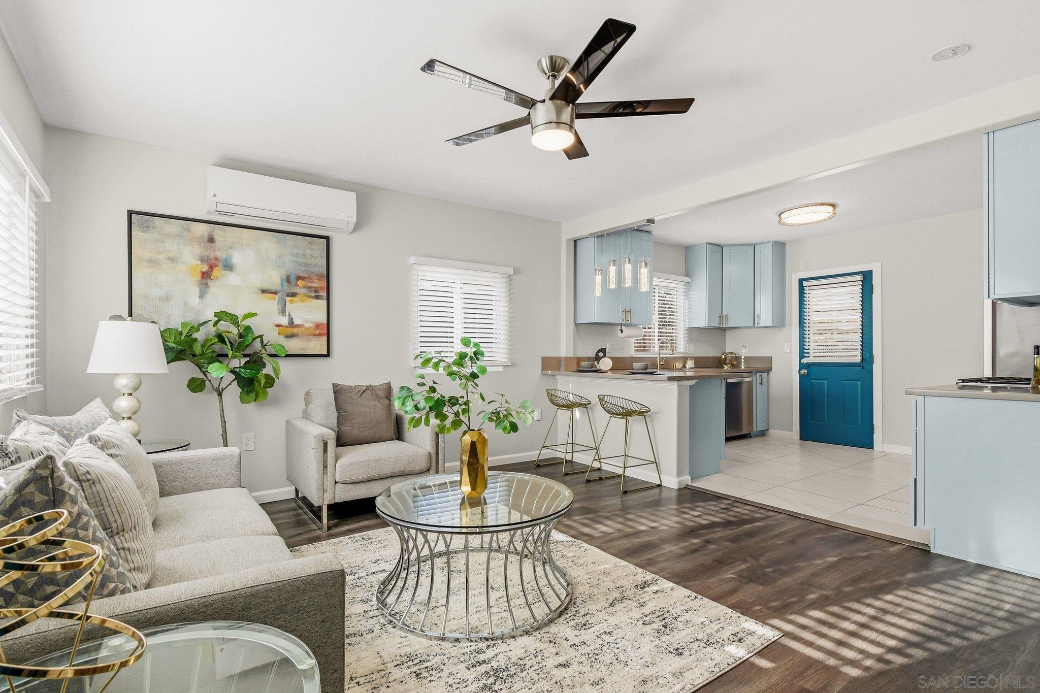 Detail Gallery Image 7 of 32 For 4806  Castle Ave, San Diego,  CA 92105 - 3 Beds | 2 Baths