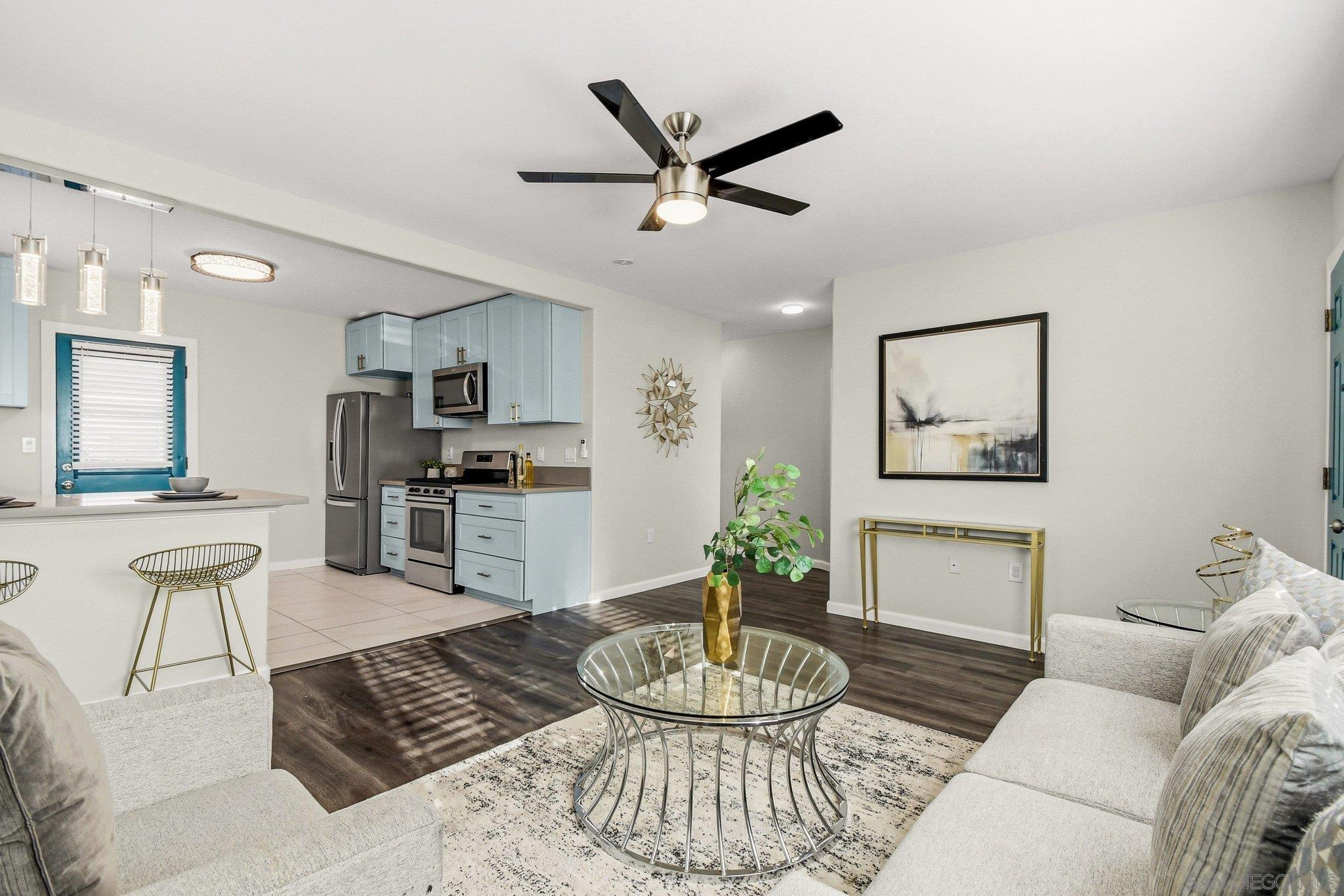 Detail Gallery Image 9 of 32 For 4806  Castle Ave, San Diego,  CA 92105 - 3 Beds | 2 Baths