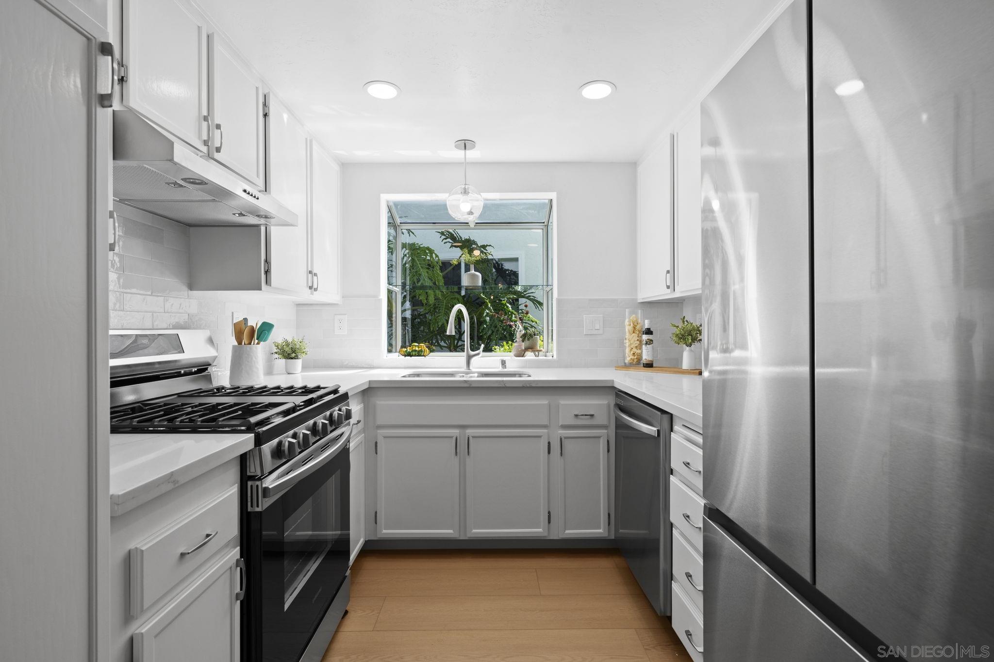 Detail Gallery Image 6 of 23 For 4575  Contour Blvd  #103,  San Diego,  CA 92115 - 2 Beds | 2 Baths