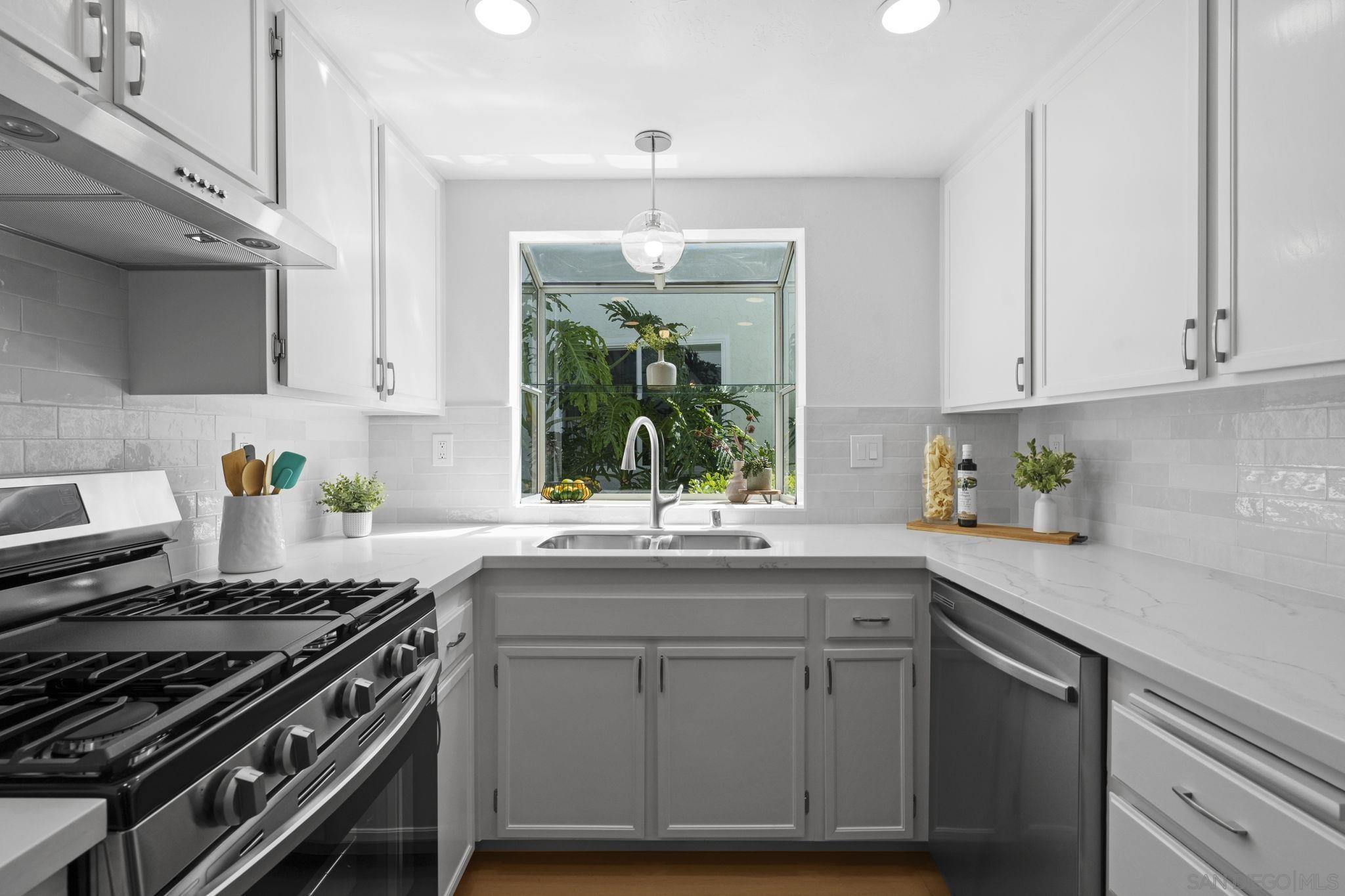 Detail Gallery Image 8 of 23 For 4575  Contour Blvd  #103,  San Diego,  CA 92115 - 2 Beds | 2 Baths