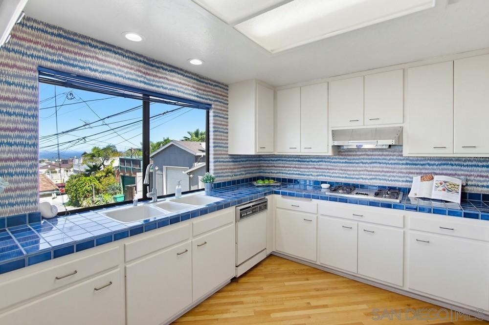 Detail Gallery Image 11 of 59 For 4562-64  Pescadero Ave., San Diego,  CA 92107 - – Beds | – Baths