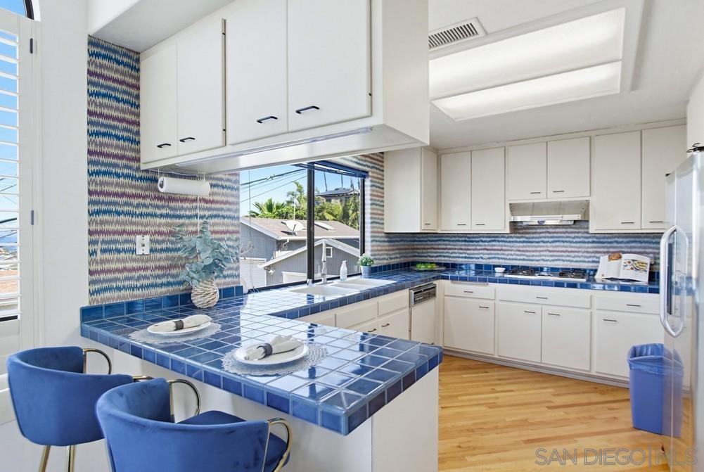 Detail Gallery Image 10 of 59 For 4562-64  Pescadero Ave., San Diego,  CA 92107 - – Beds | – Baths