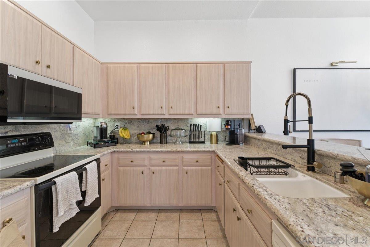 Detail Gallery Image 9 of 40 For 29585  Circle R Greens, Escondido,  CA 92026 - 3 Beds | 2 Baths