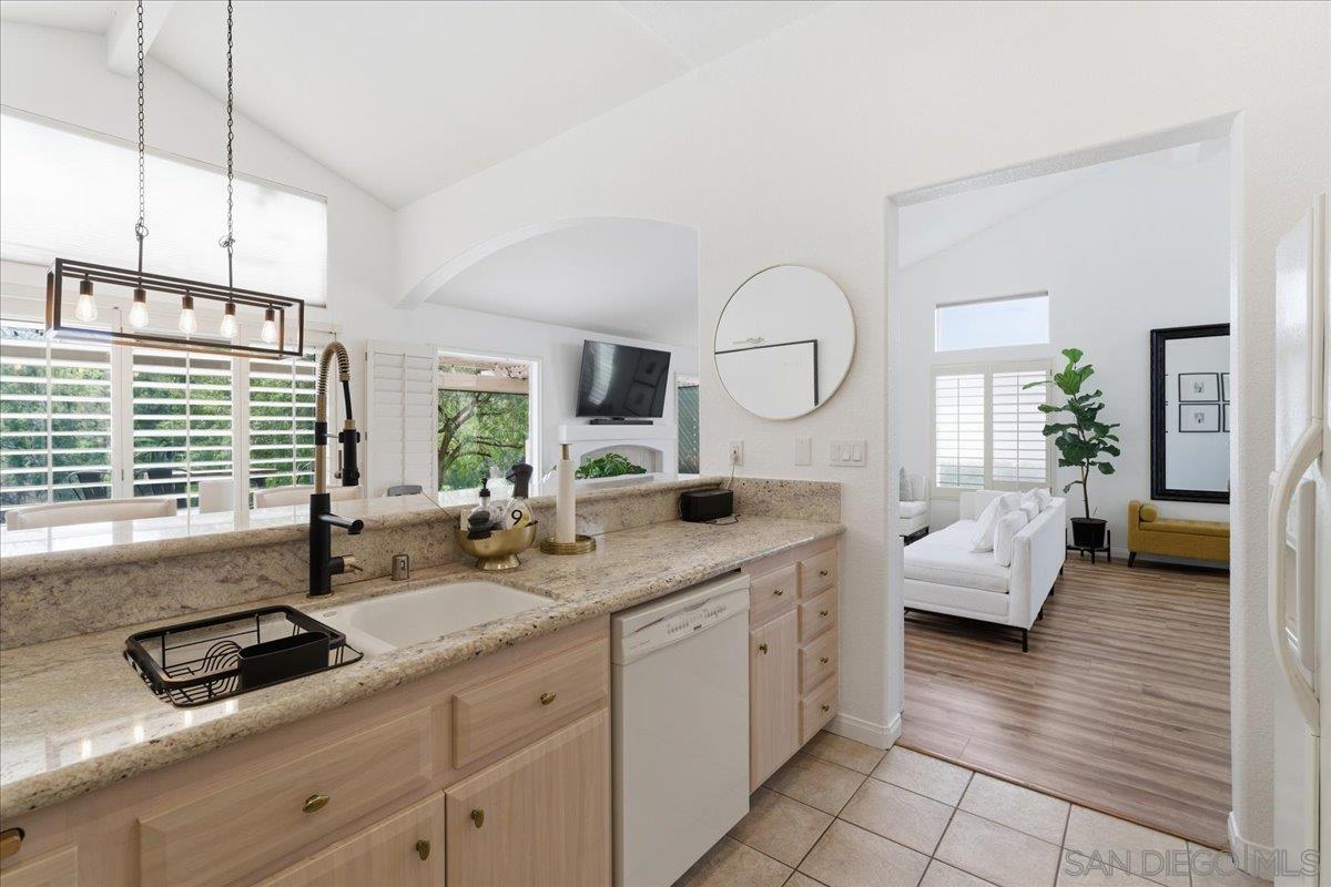 Detail Gallery Image 10 of 40 For 29585  Circle R Greens, Escondido,  CA 92026 - 3 Beds | 2 Baths