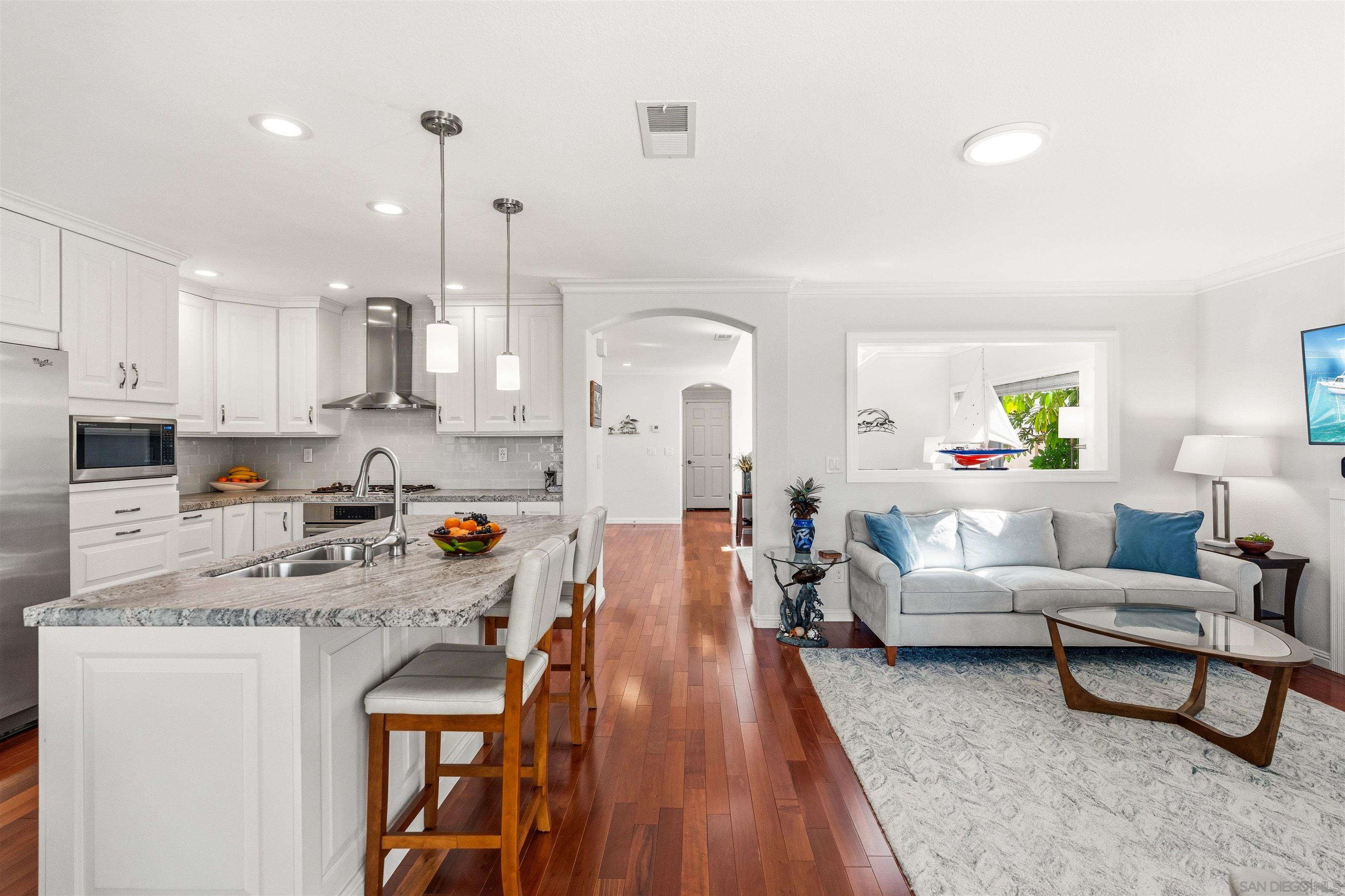 Detail Gallery Image 10 of 48 For 10884  Caminito Colorado, San Diego,  CA 92131 - 3 Beds | 2/1 Baths