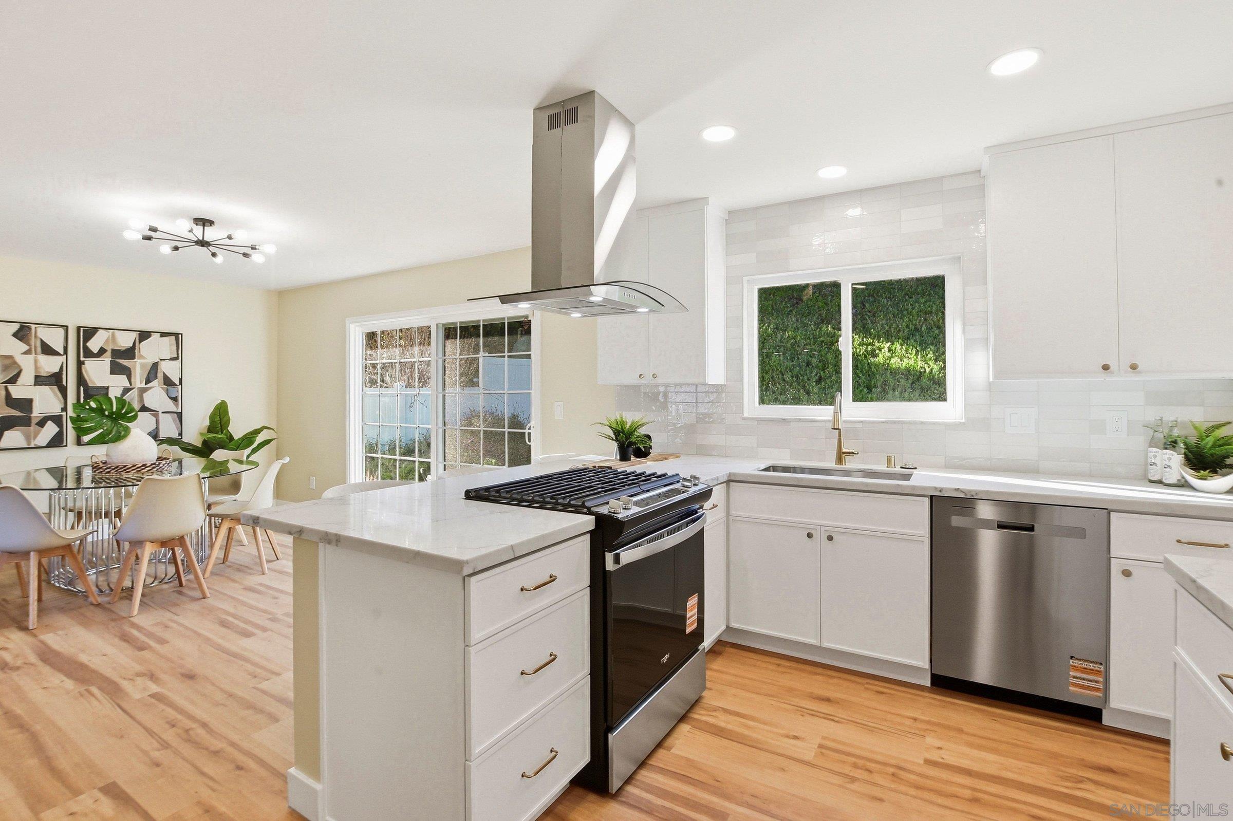 Detail Gallery Image 14 of 30 For 8637  Jenny Avenue, San Diego,  CA 92123 - 3 Beds | 2 Baths