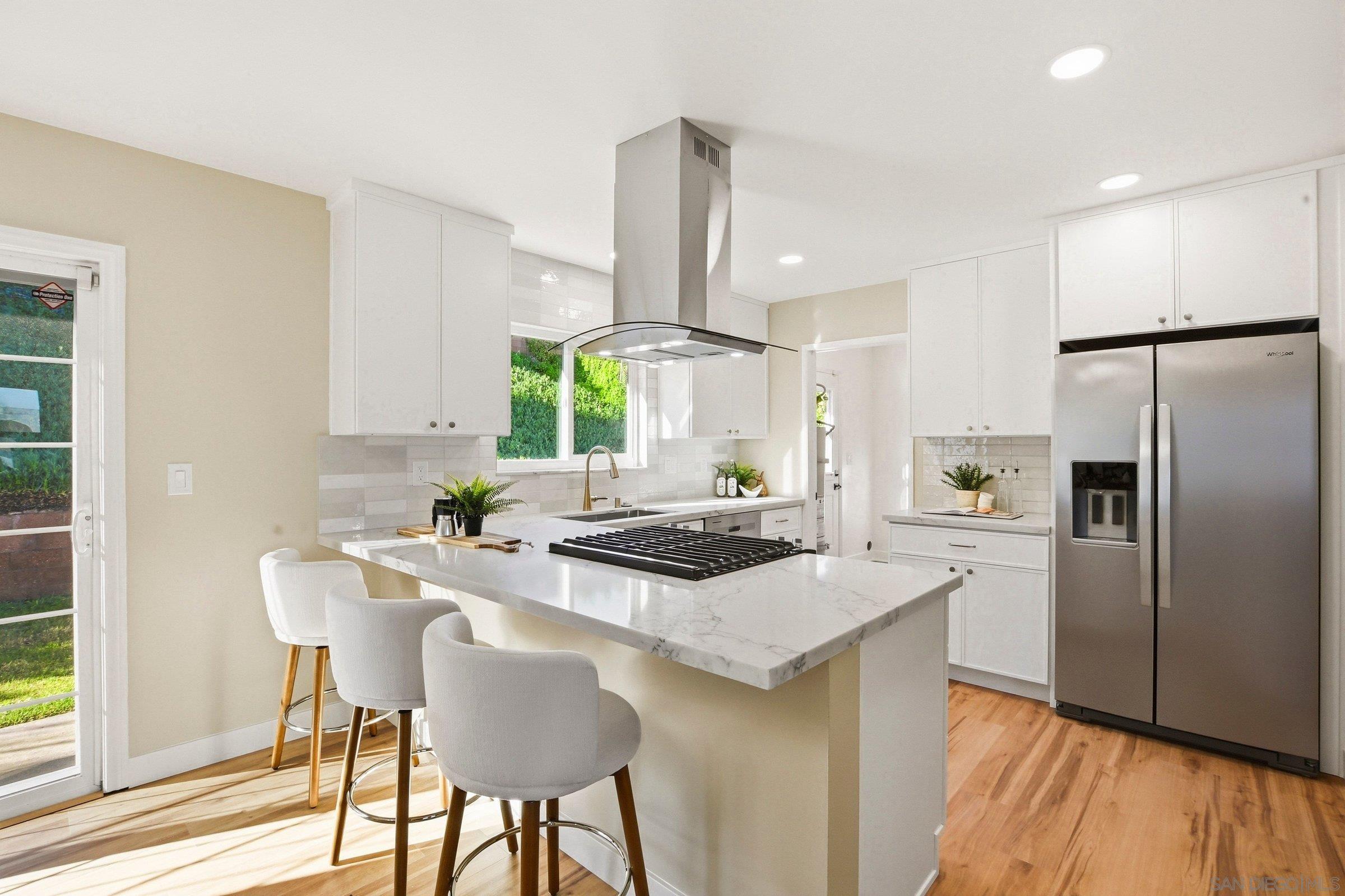 Detail Gallery Image 9 of 30 For 8637  Jenny Avenue, San Diego,  CA 92123 - 3 Beds | 2 Baths