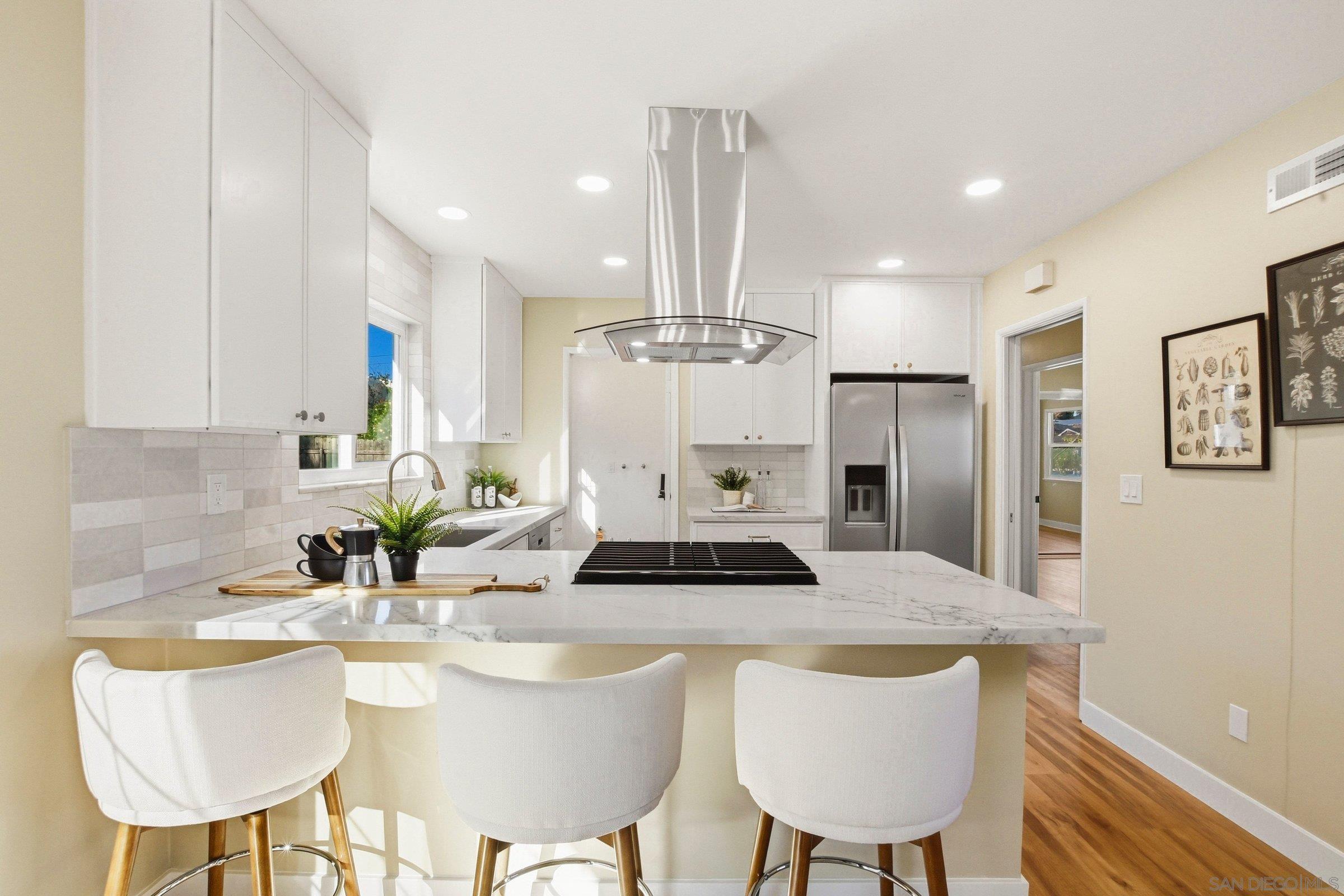 Detail Gallery Image 10 of 30 For 8637  Jenny Avenue, San Diego,  CA 92123 - 3 Beds | 2 Baths