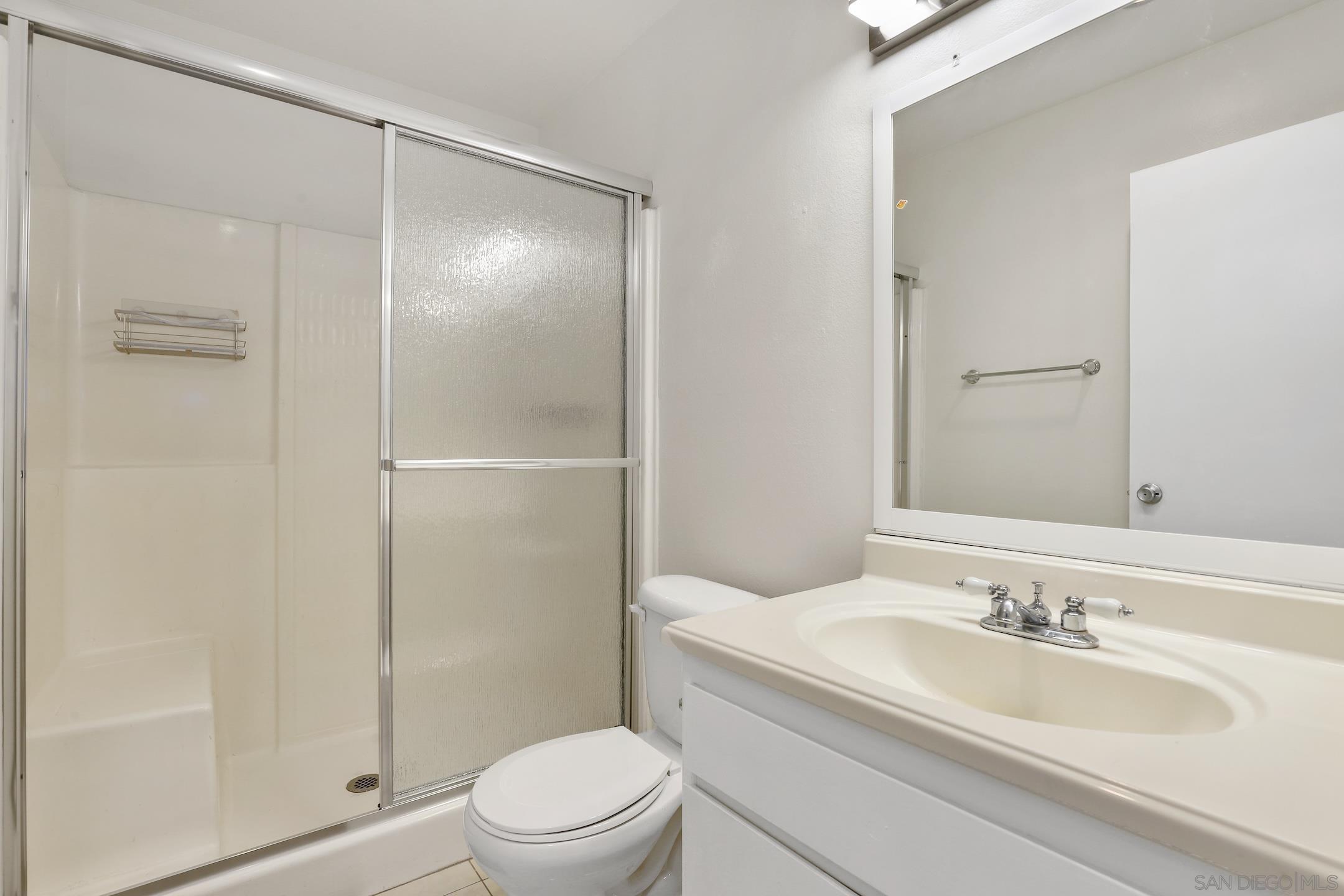 Detail Gallery Image 11 of 29 For 10331  Lindley Ave  #266,  Porter Ranch,  CA 91326 - 3 Beds | 2 Baths