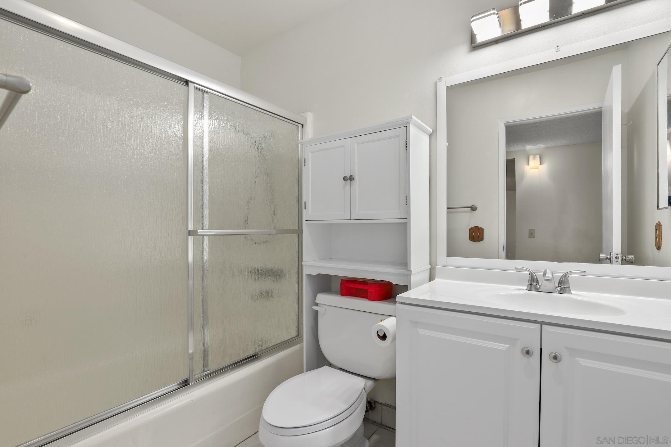 Detail Gallery Image 14 of 29 For 10331  Lindley Ave  #266,  Porter Ranch,  CA 91326 - 3 Beds | 2 Baths