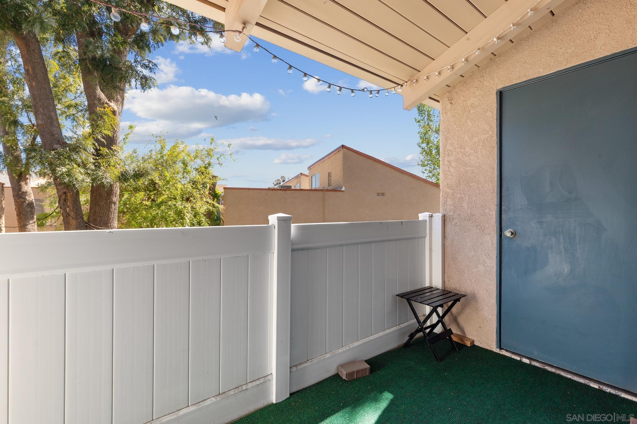 Detail Gallery Image 18 of 29 For 10331  Lindley Ave  #266,  Porter Ranch,  CA 91326 - 3 Beds | 2 Baths