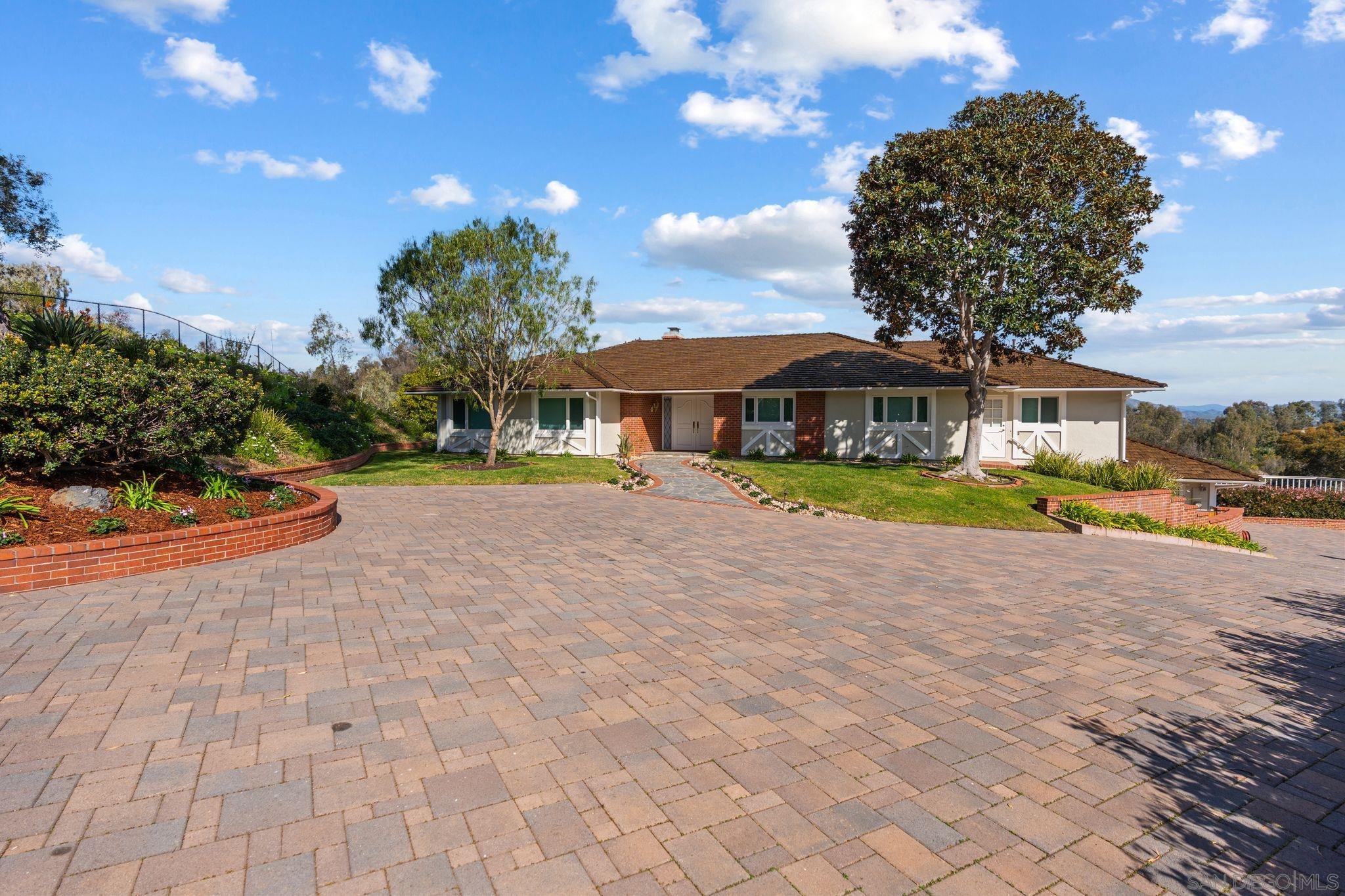 Detail Gallery Image 2 of 53 For 16032  Puerta Del Sol, Rancho Santa Fe,  CA 92067 - 4 Beds | 3 Baths
