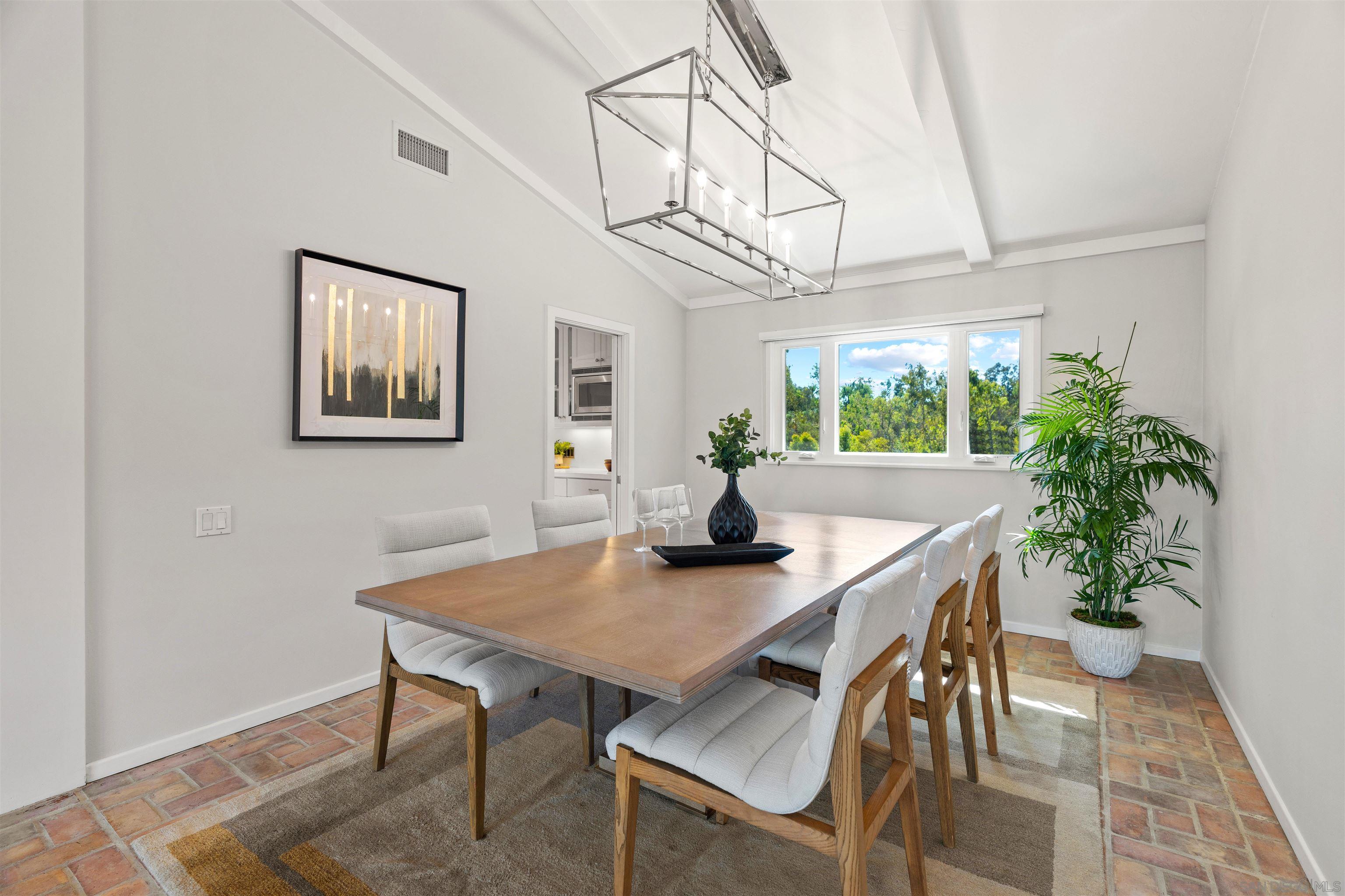 Detail Gallery Image 14 of 53 For 16032  Puerta Del Sol, Rancho Santa Fe,  CA 92067 - 4 Beds | 3 Baths