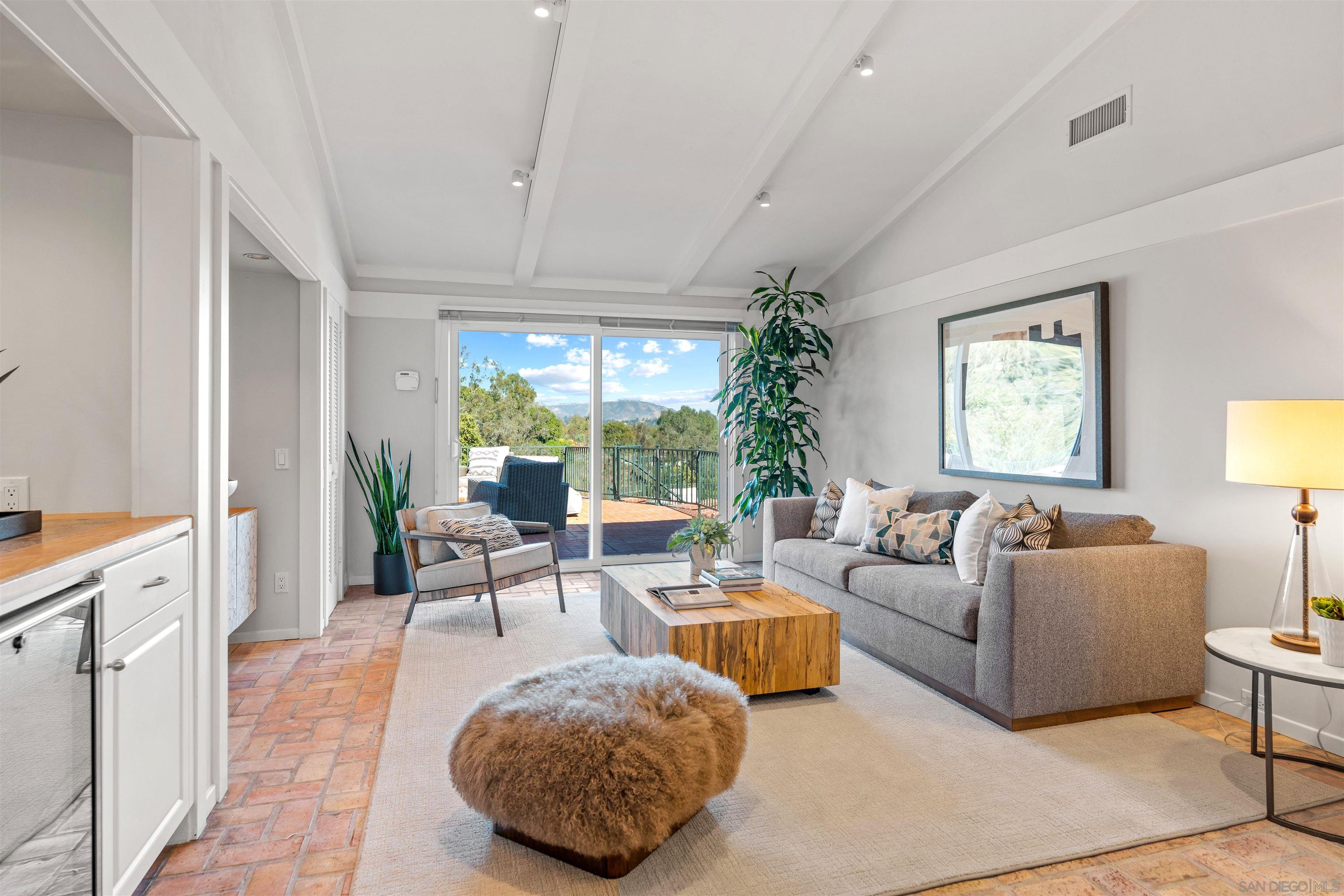 Detail Gallery Image 15 of 53 For 16032  Puerta Del Sol, Rancho Santa Fe,  CA 92067 - 4 Beds | 3 Baths