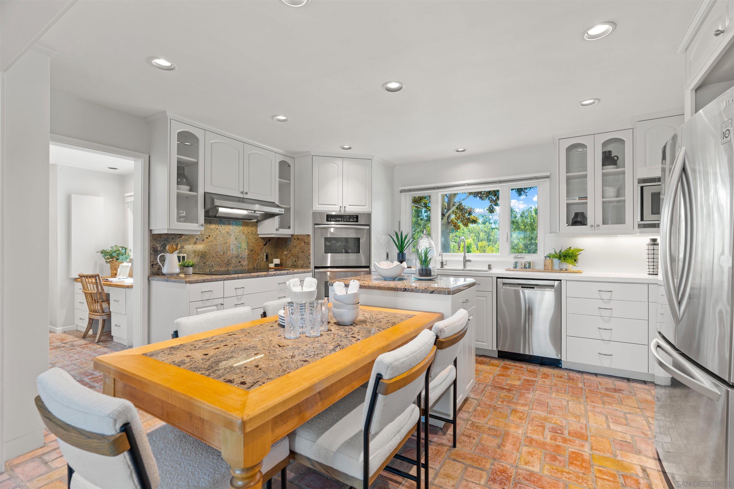 Detail Gallery Image 17 of 53 For 16032  Puerta Del Sol, Rancho Santa Fe,  CA 92067 - 4 Beds | 3 Baths