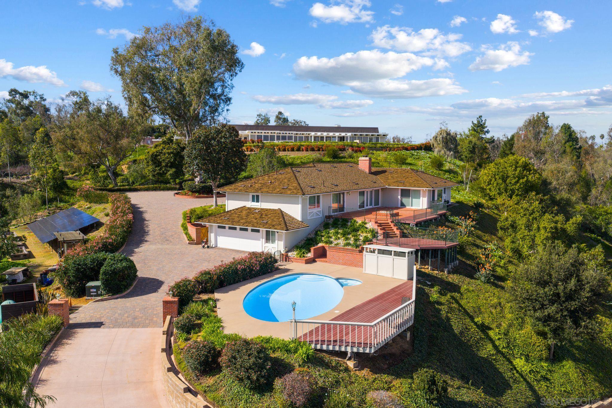 Detail Gallery Image 8 of 53 For 16032  Puerta Del Sol, Rancho Santa Fe,  CA 92067 - 4 Beds | 3 Baths