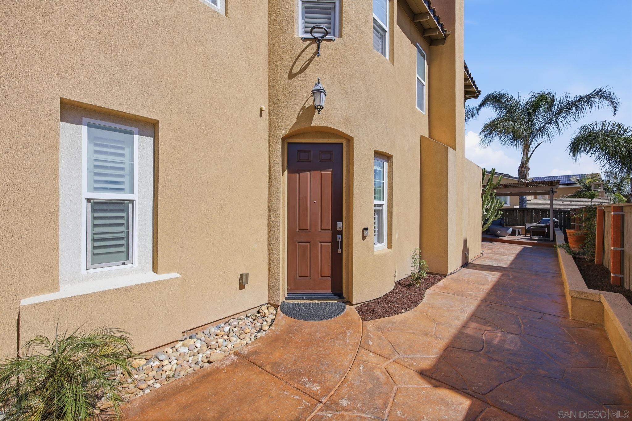 Detail Gallery Image 6 of 51 For 1811  Crossroads, Chula Vista,  CA 91915 - 4 Beds | 3 Baths