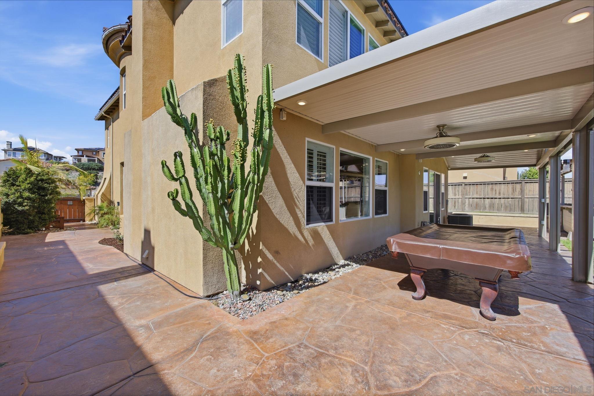 Detail Gallery Image 7 of 51 For 1811  Crossroads, Chula Vista,  CA 91915 - 4 Beds | 3 Baths