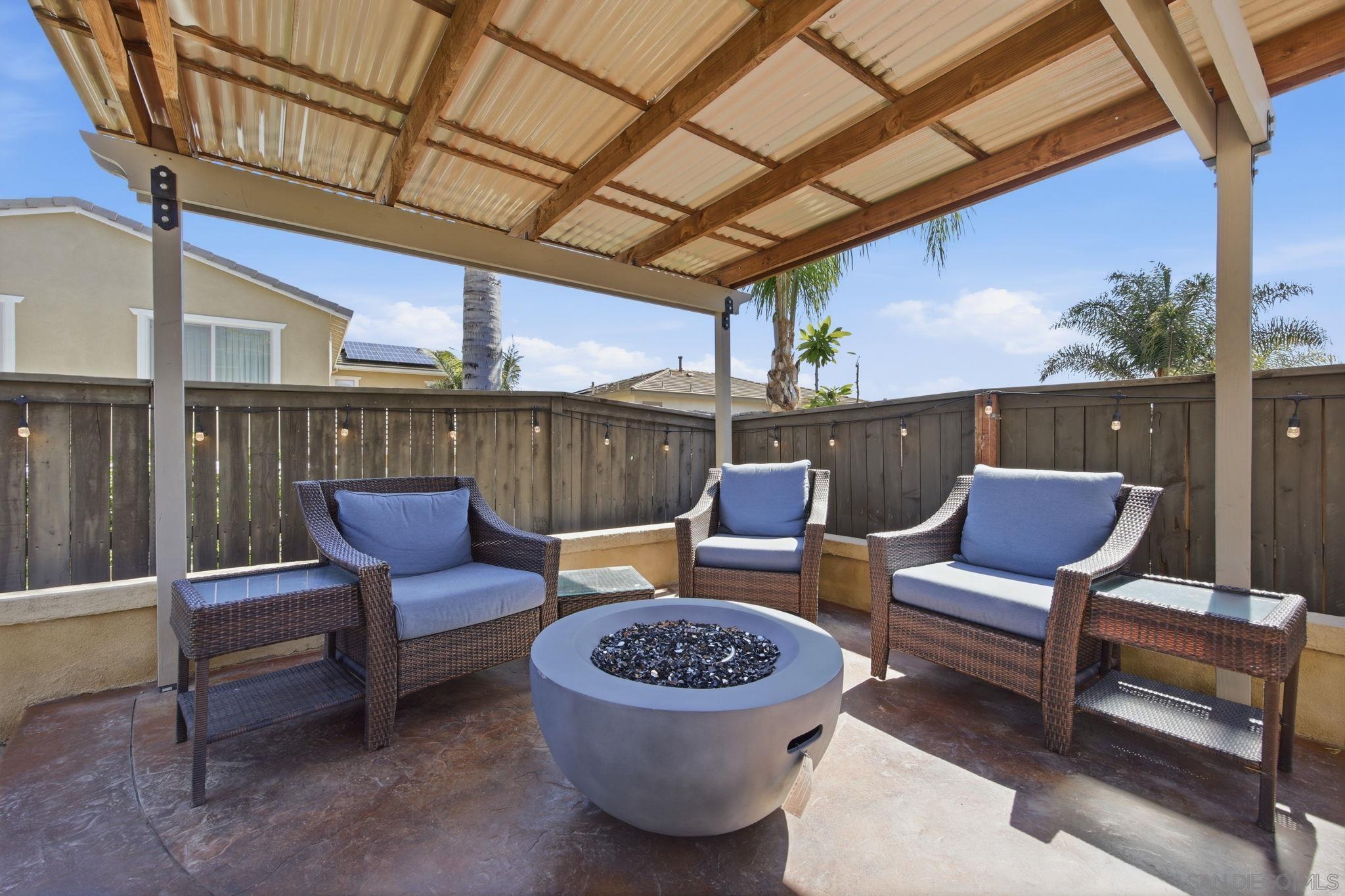 Detail Gallery Image 9 of 51 For 1811  Crossroads, Chula Vista,  CA 91915 - 4 Beds | 3 Baths
