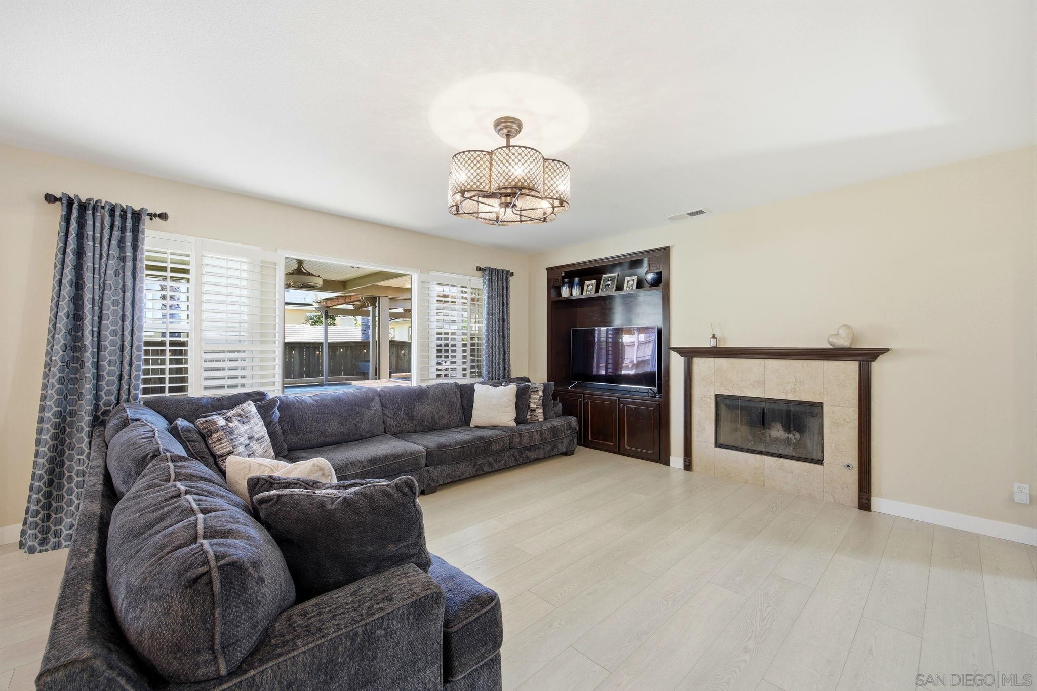 Detail Gallery Image 19 of 51 For 1811  Crossroads, Chula Vista,  CA 91915 - 4 Beds | 3 Baths