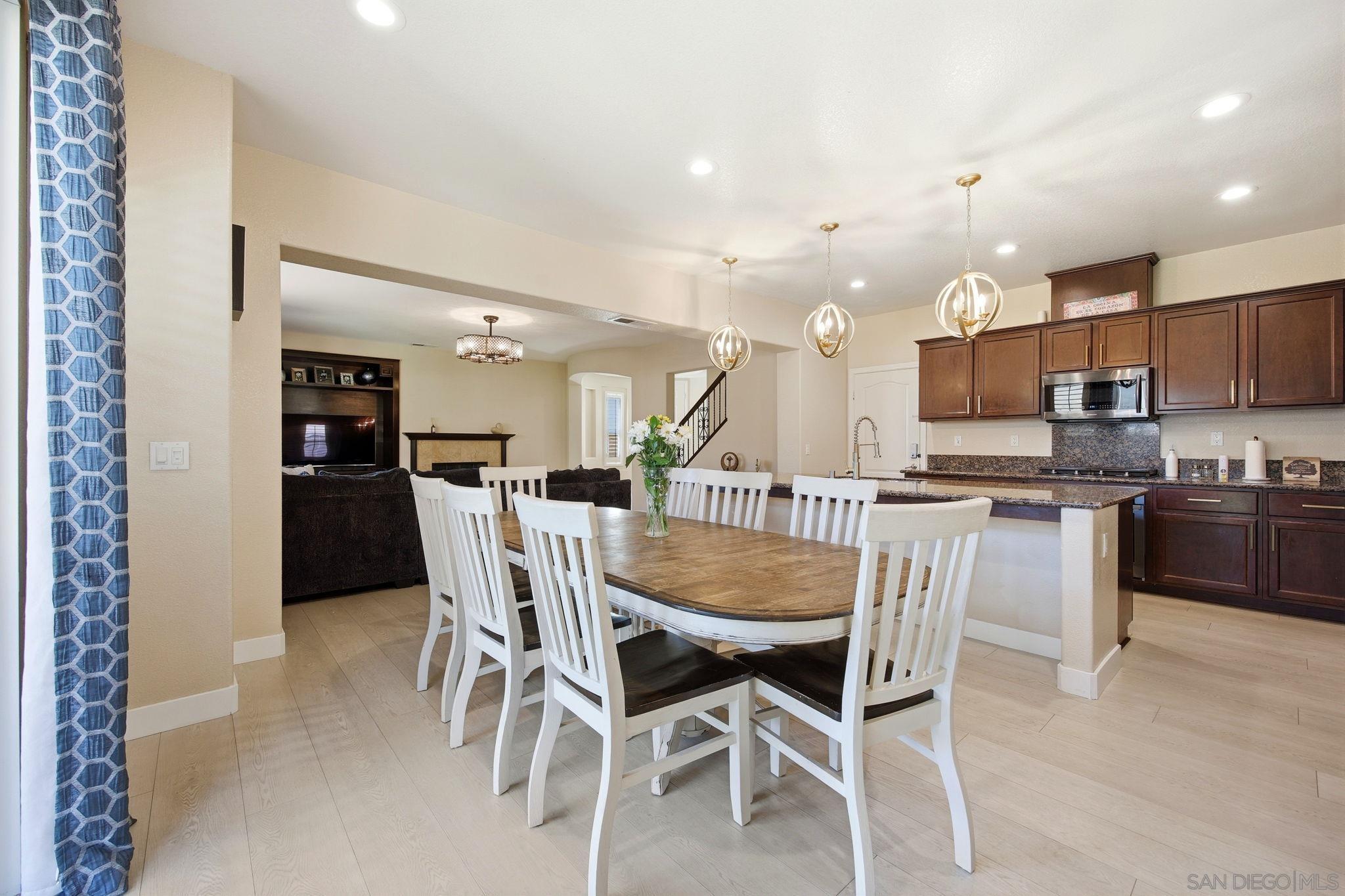 Detail Gallery Image 25 of 51 For 1811  Crossroads, Chula Vista,  CA 91915 - 4 Beds | 3 Baths