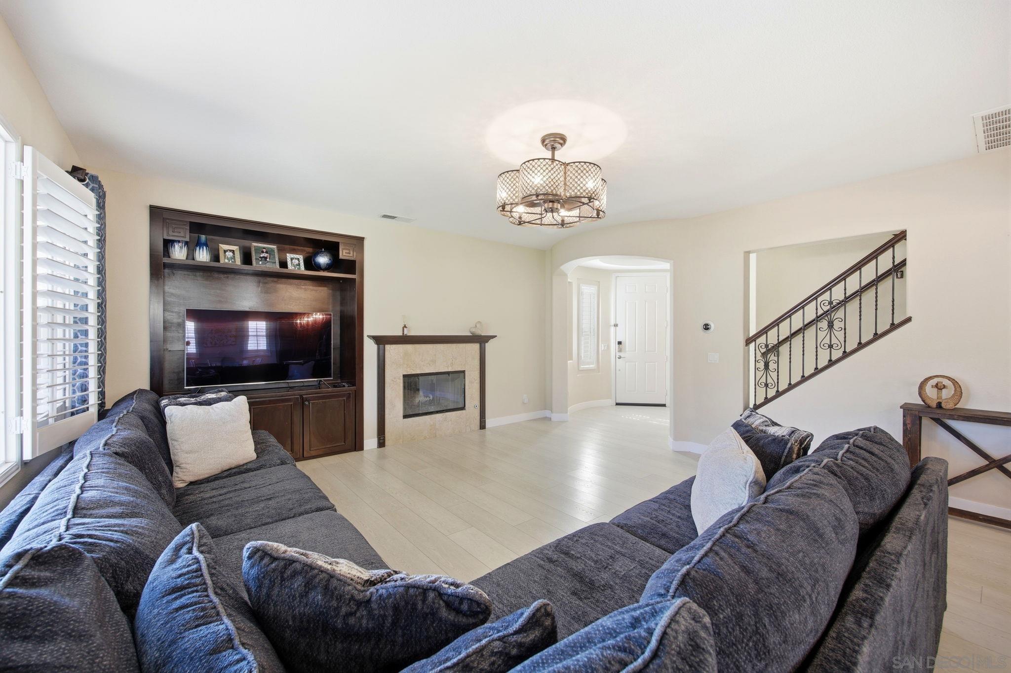 Detail Gallery Image 27 of 51 For 1811  Crossroads, Chula Vista,  CA 91915 - 4 Beds | 3 Baths