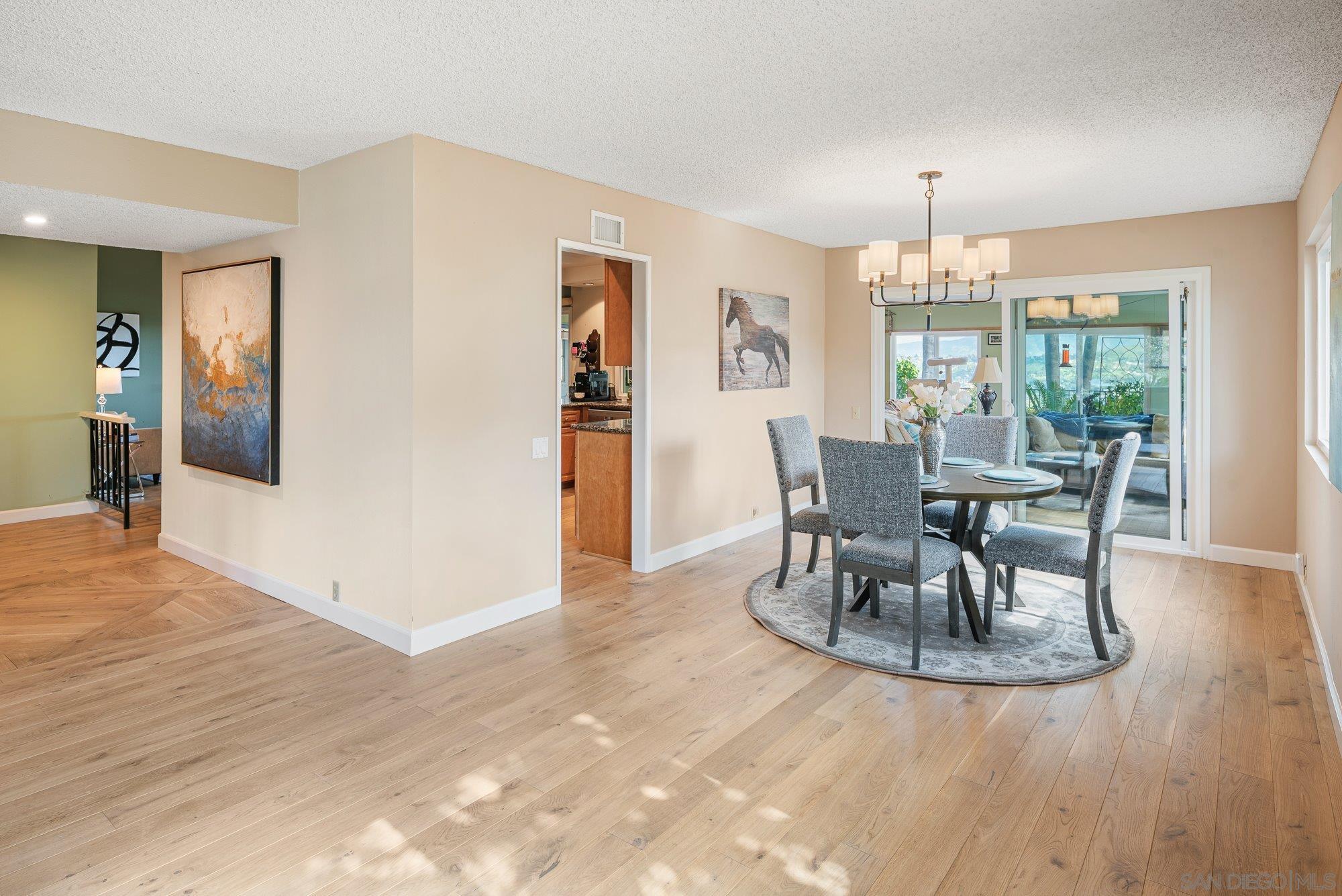 Detail Gallery Image 10 of 55 For 7945  Shadow Hill Dr, La Mesa,  CA 91941 - 3 Beds | 2 Baths